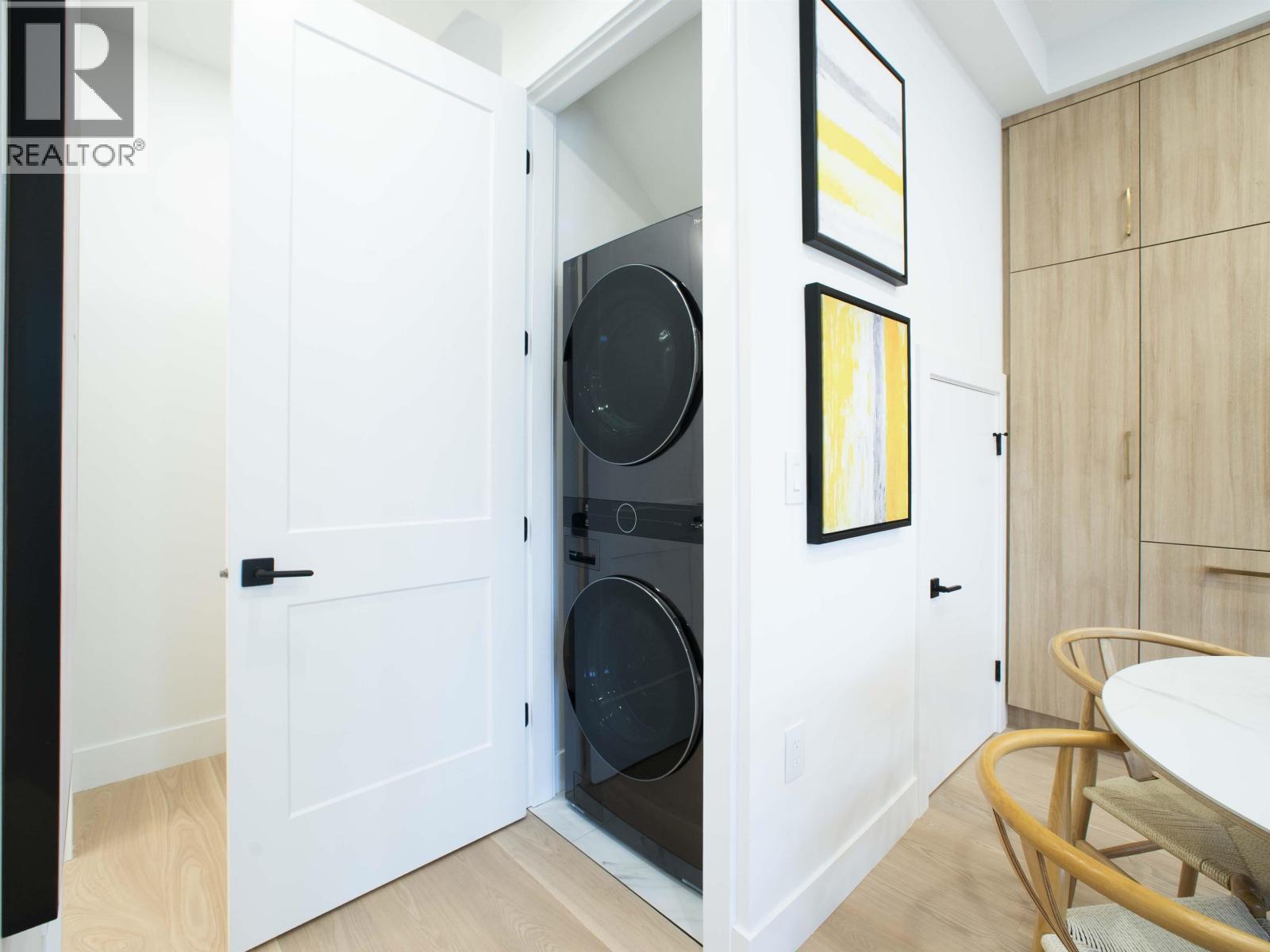 2 2785 W 21 AVENUE, Vancouver