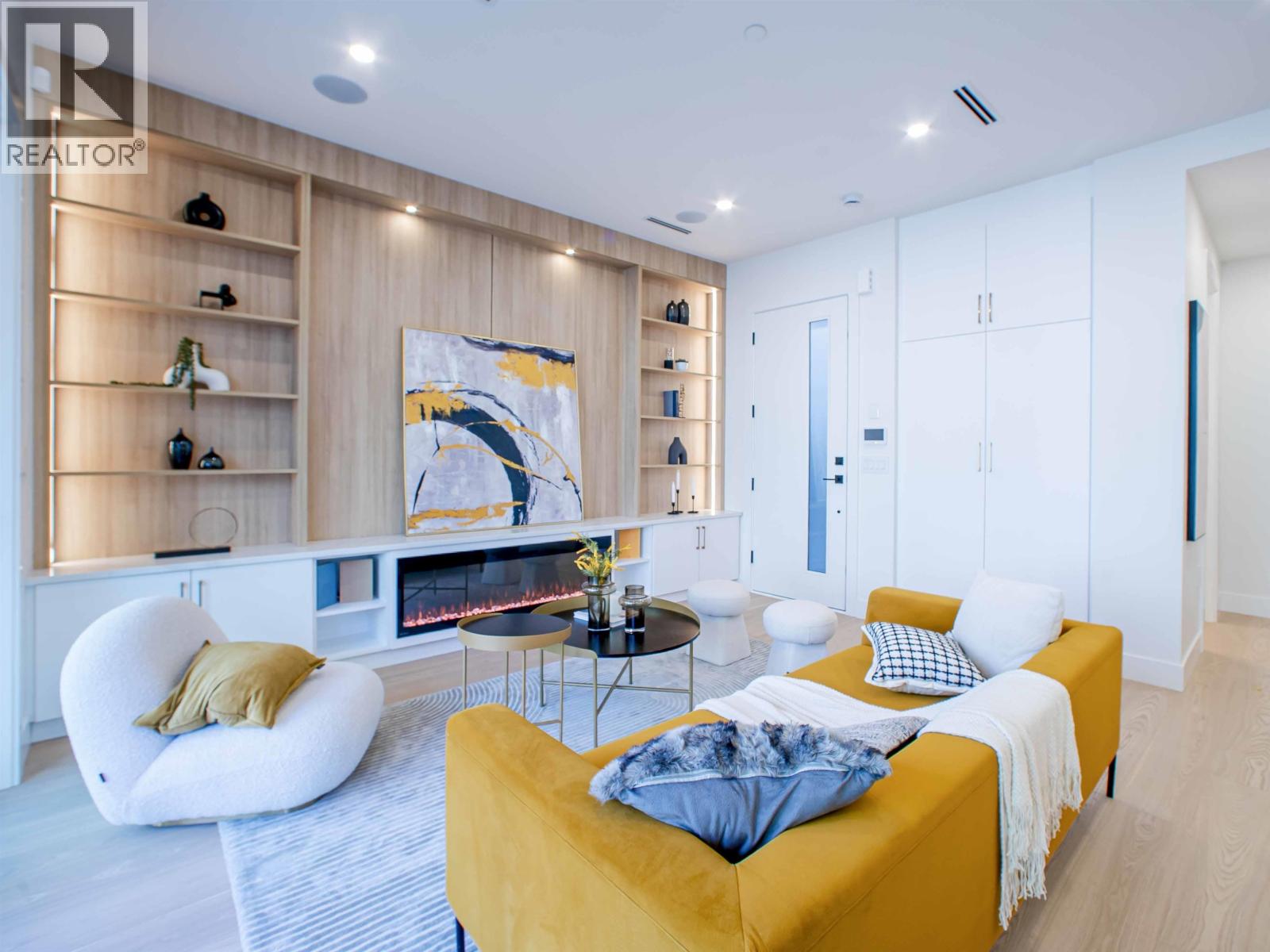 2 2785 W 21 AVENUE, Vancouver