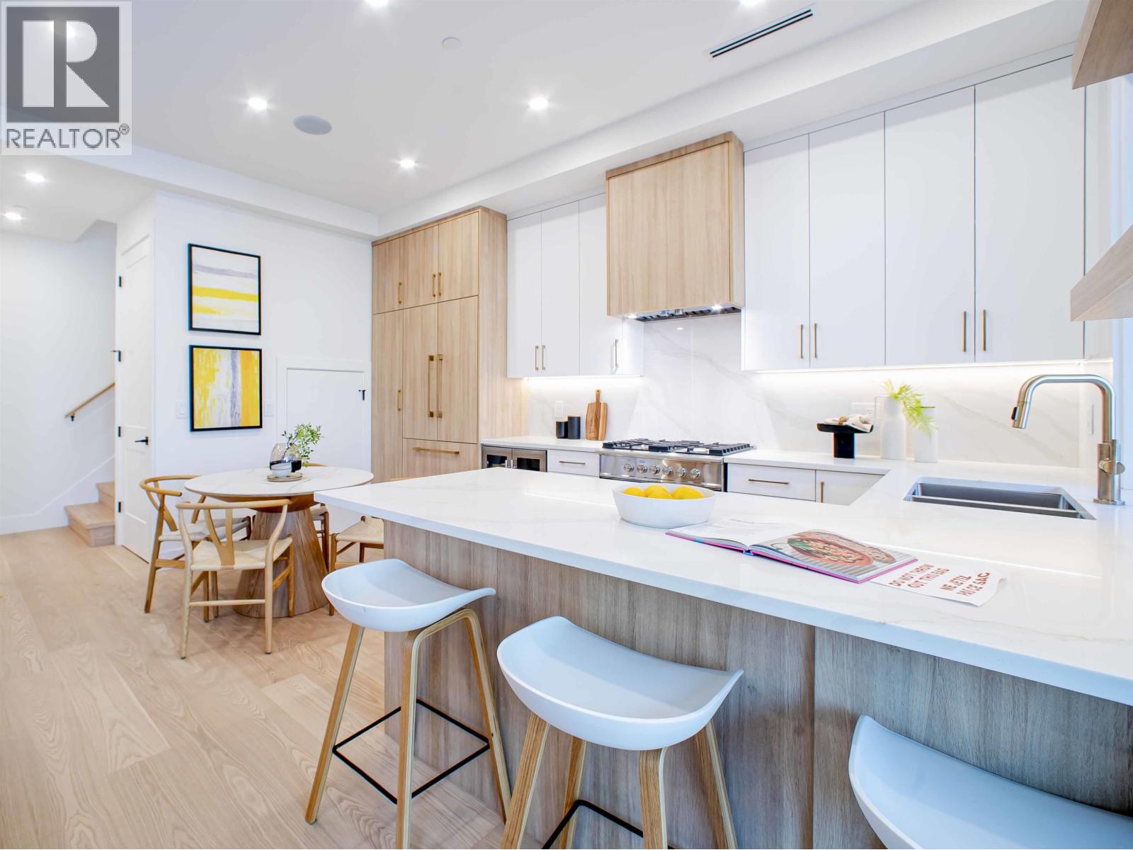 2 2785 W 21 AVENUE, Vancouver