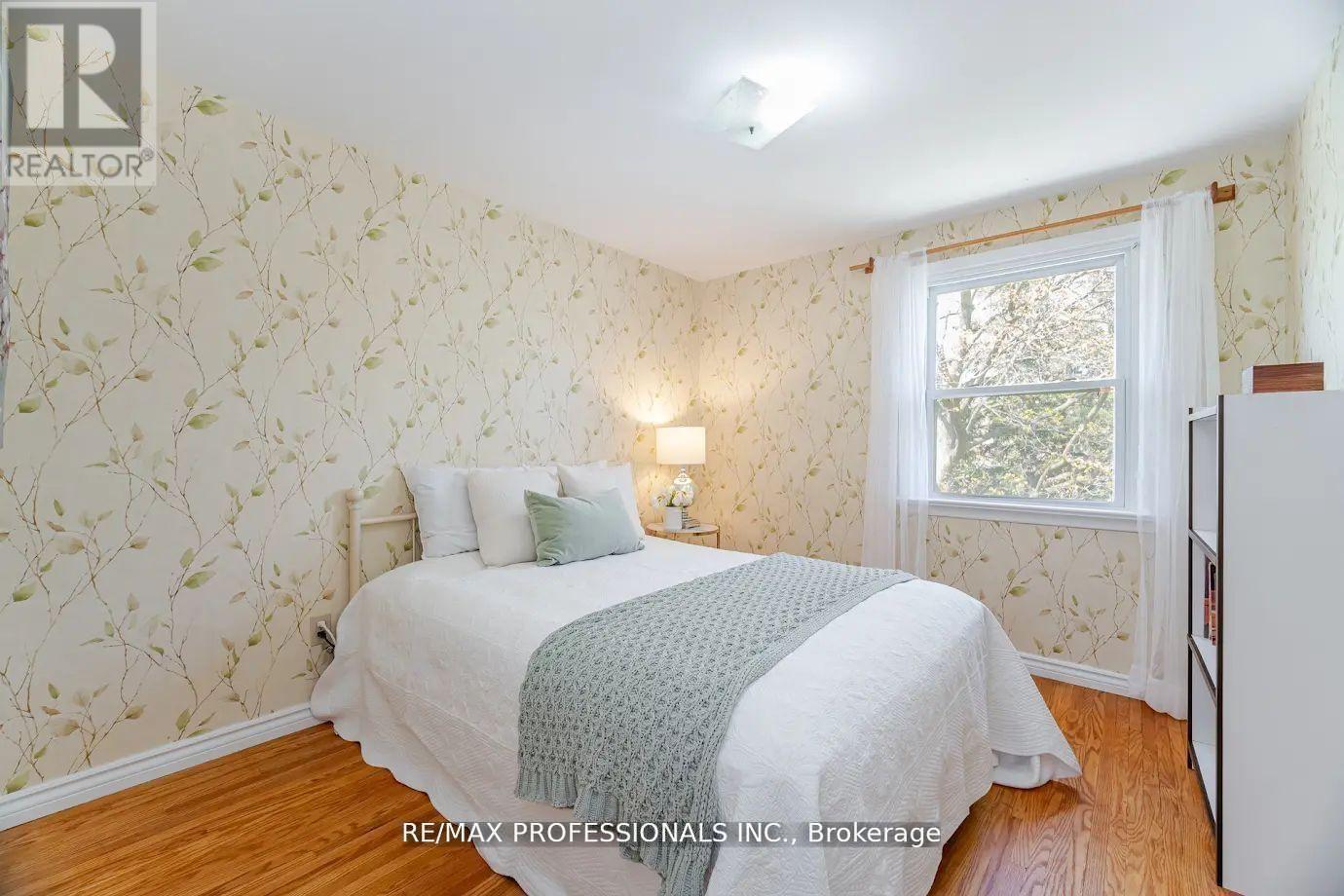 77 BEDFORD PARK AVENUE - 18