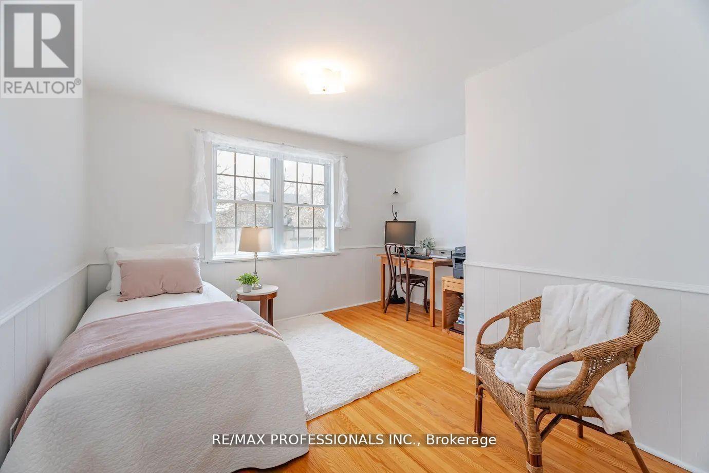 77 BEDFORD PARK AVENUE - 20