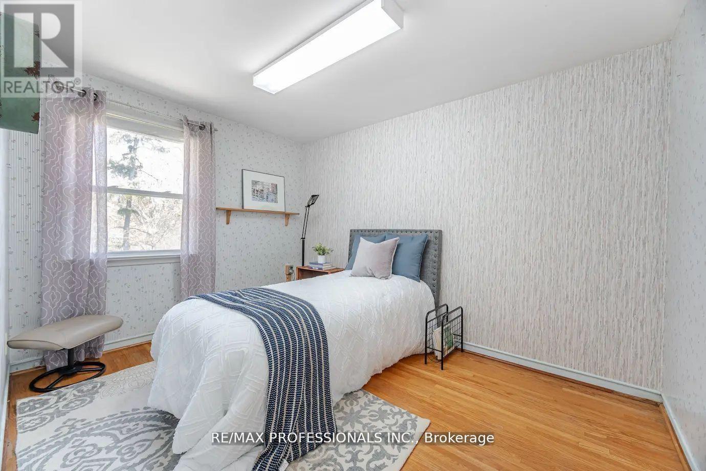 77 BEDFORD PARK AVENUE - 22
