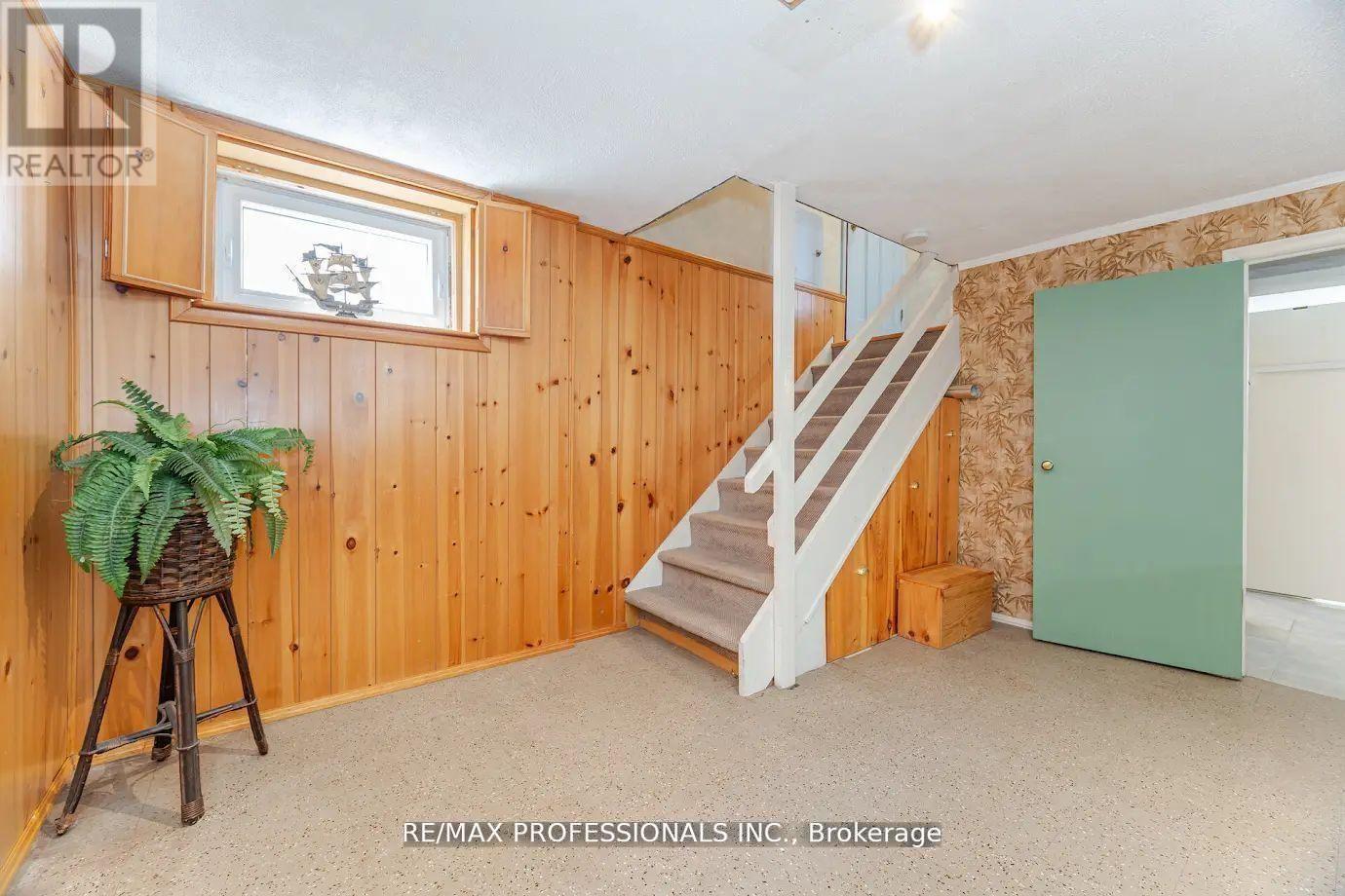 77 BEDFORD PARK AVENUE - 25