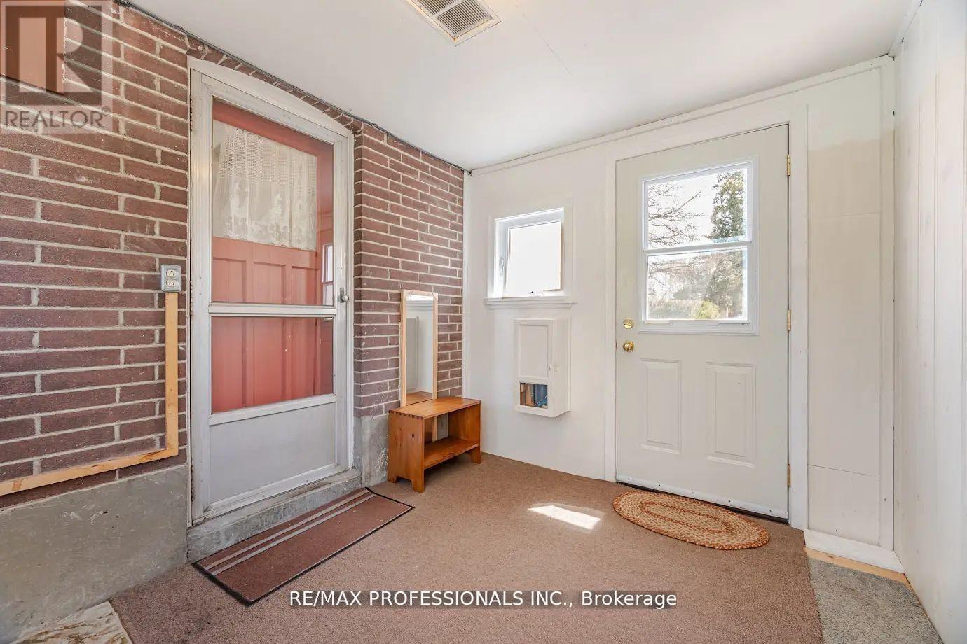 77 BEDFORD PARK AVENUE - 31