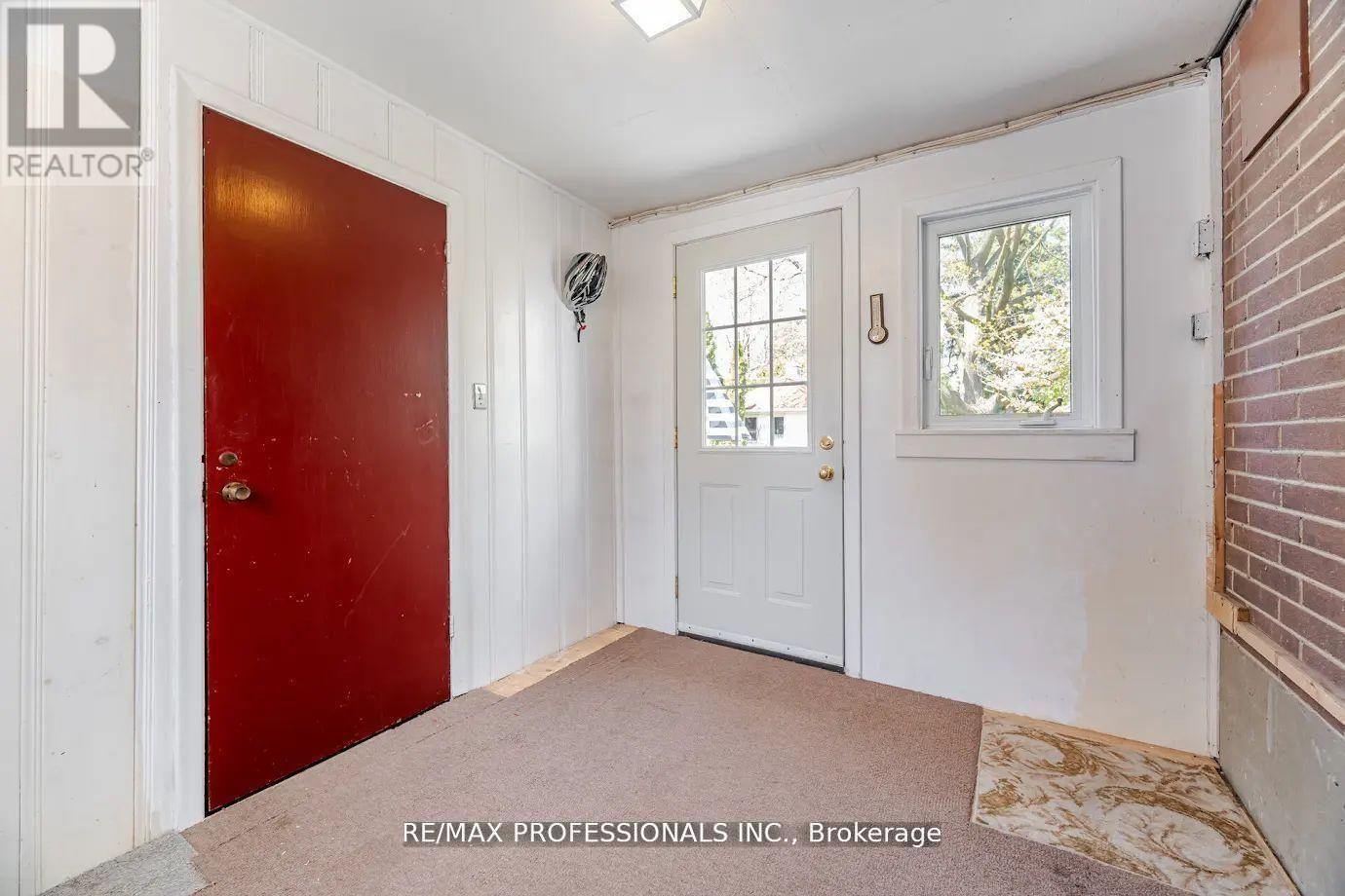 77 BEDFORD PARK AVENUE - 33