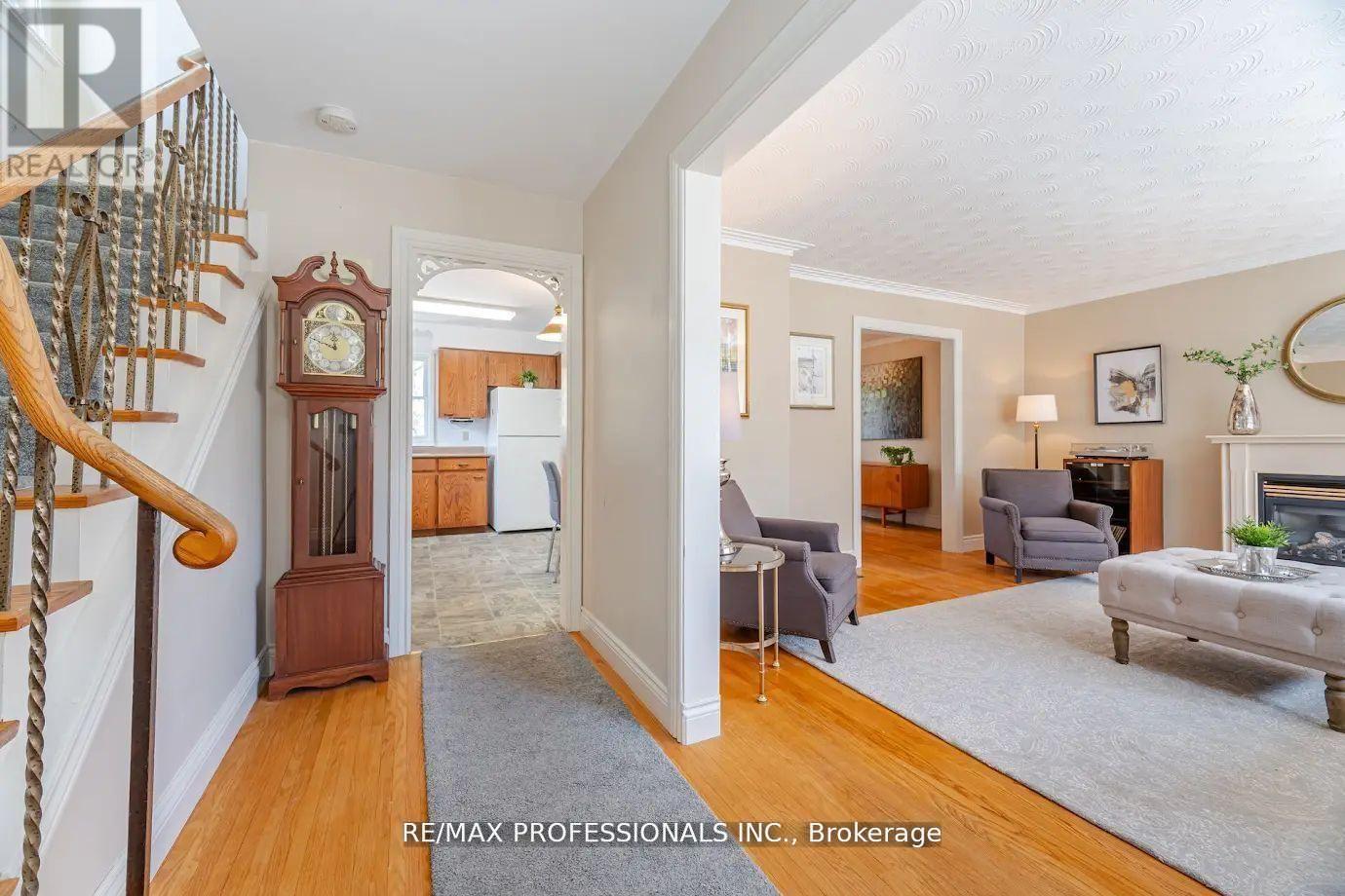 77 BEDFORD PARK AVENUE - 6