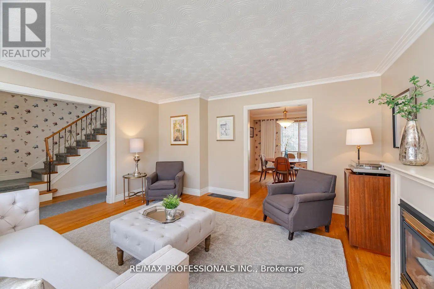 77 BEDFORD PARK AVENUE - 9