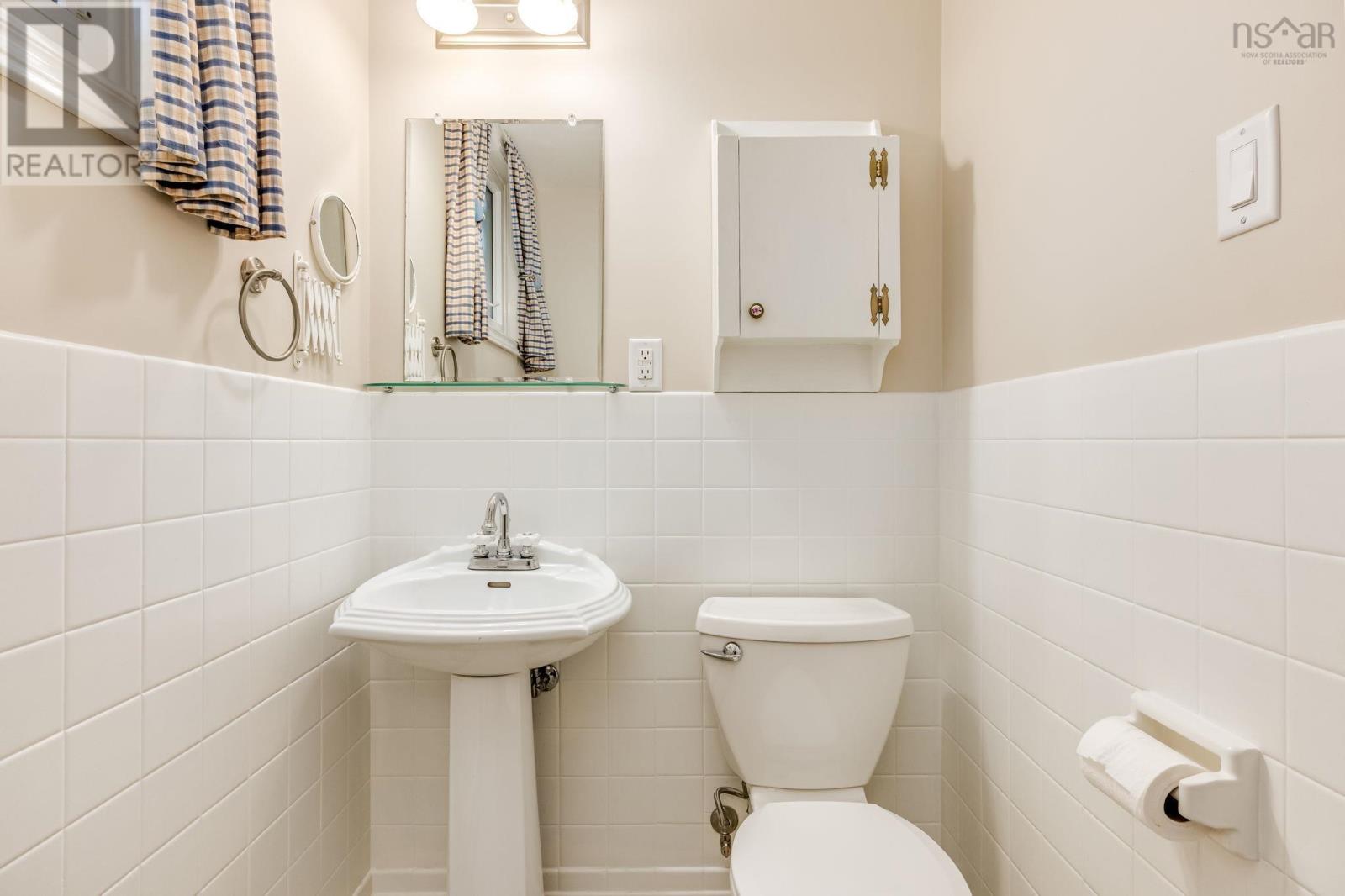 Property 34 of 50 of 51 Woodward Crescent