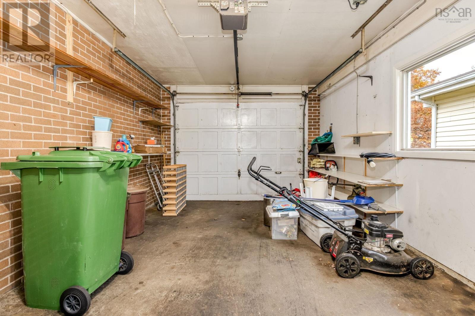 Property 39 of 50 of 51 Woodward Crescent