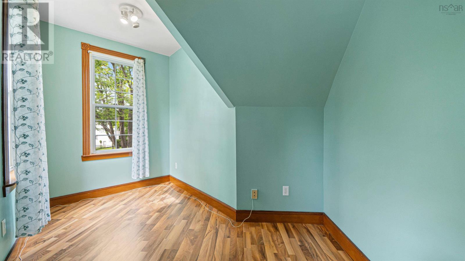 Property 21 of 42 of 79 Willow Avenue