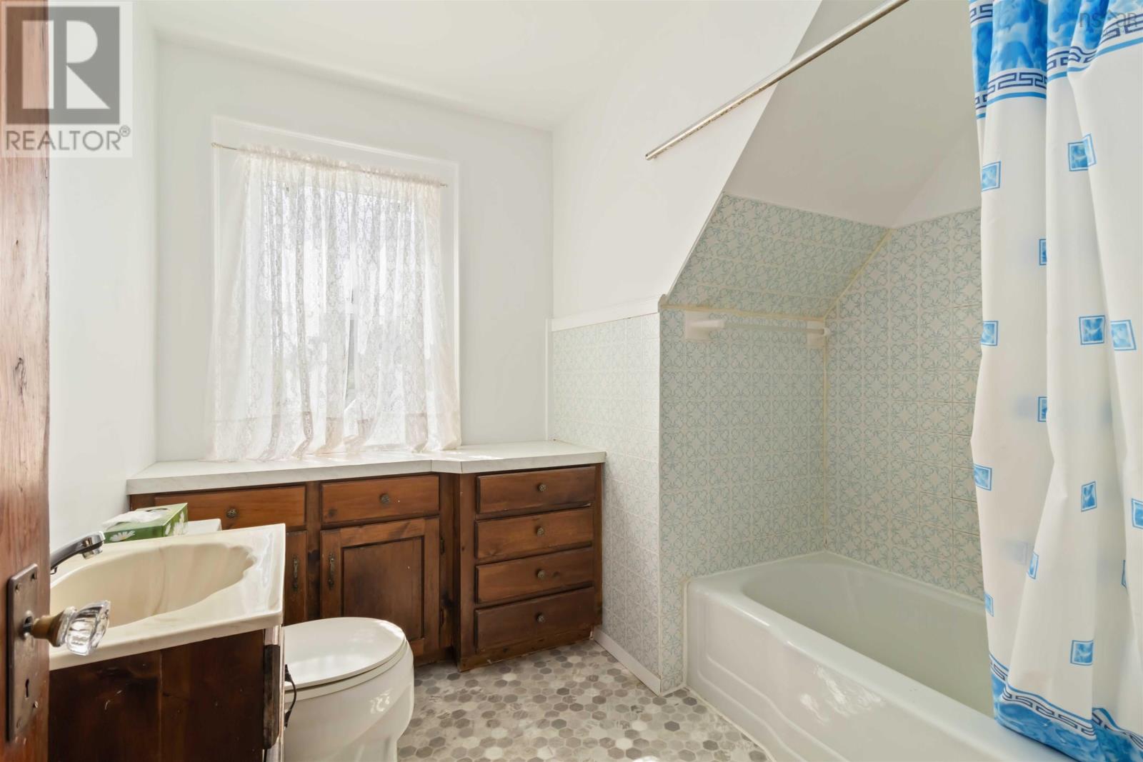 Property 29 of 50 of 73 Highland Drive