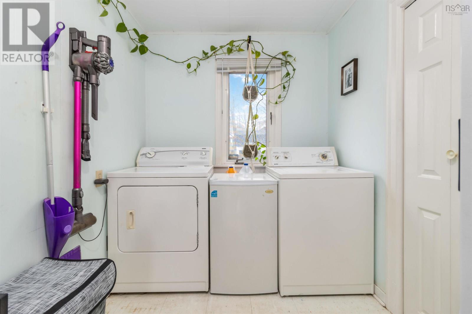 Property 24 of 49 of 12 Adelaide Avenue