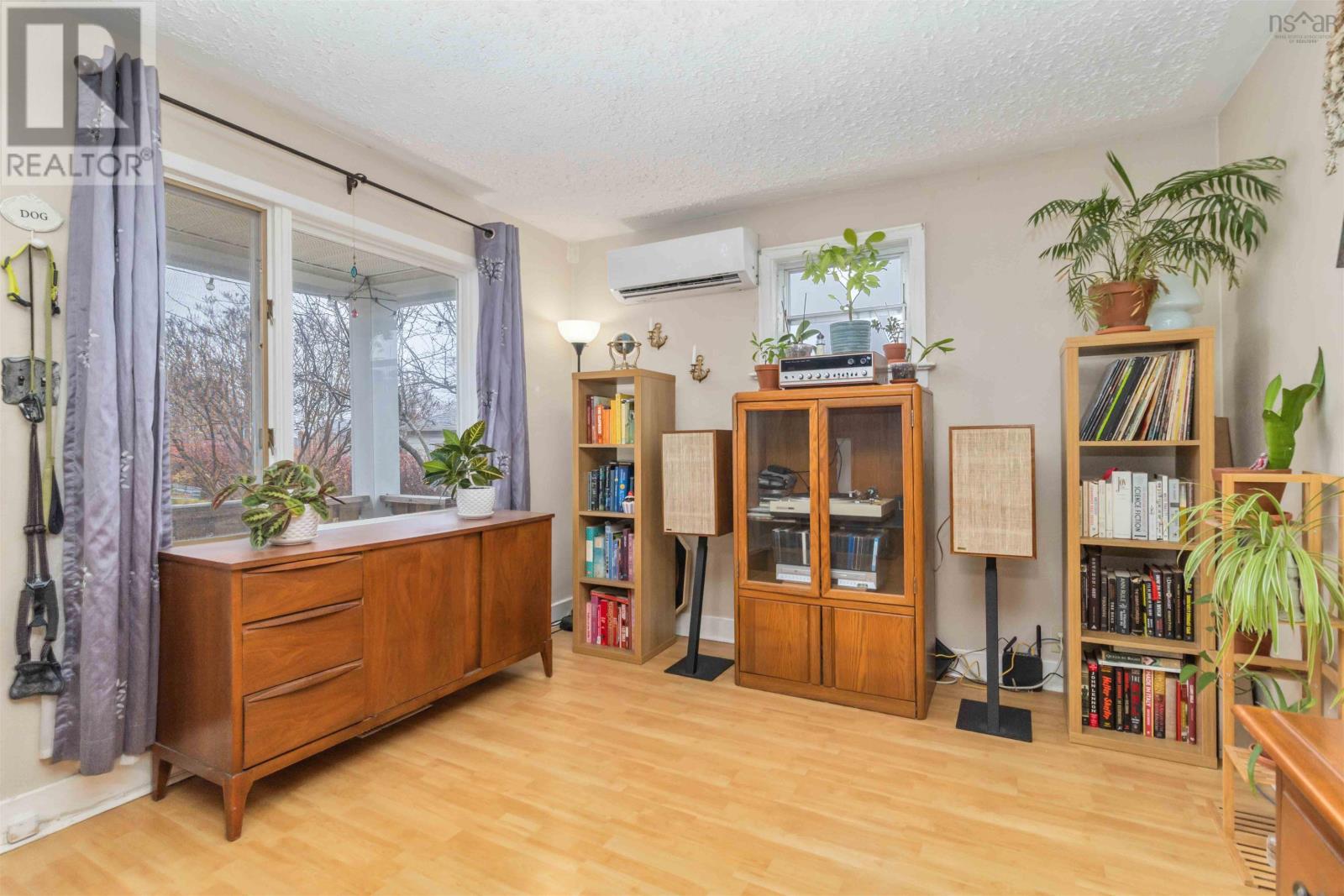 Property 29 of 49 of 12 Adelaide Avenue