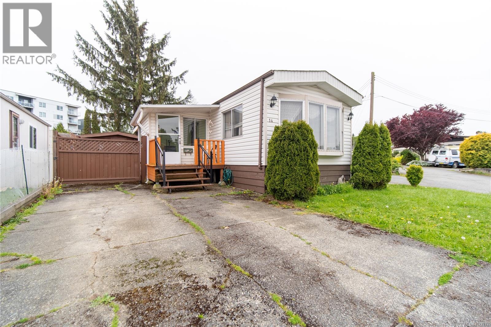 #14 158 Cooper Rd - 18