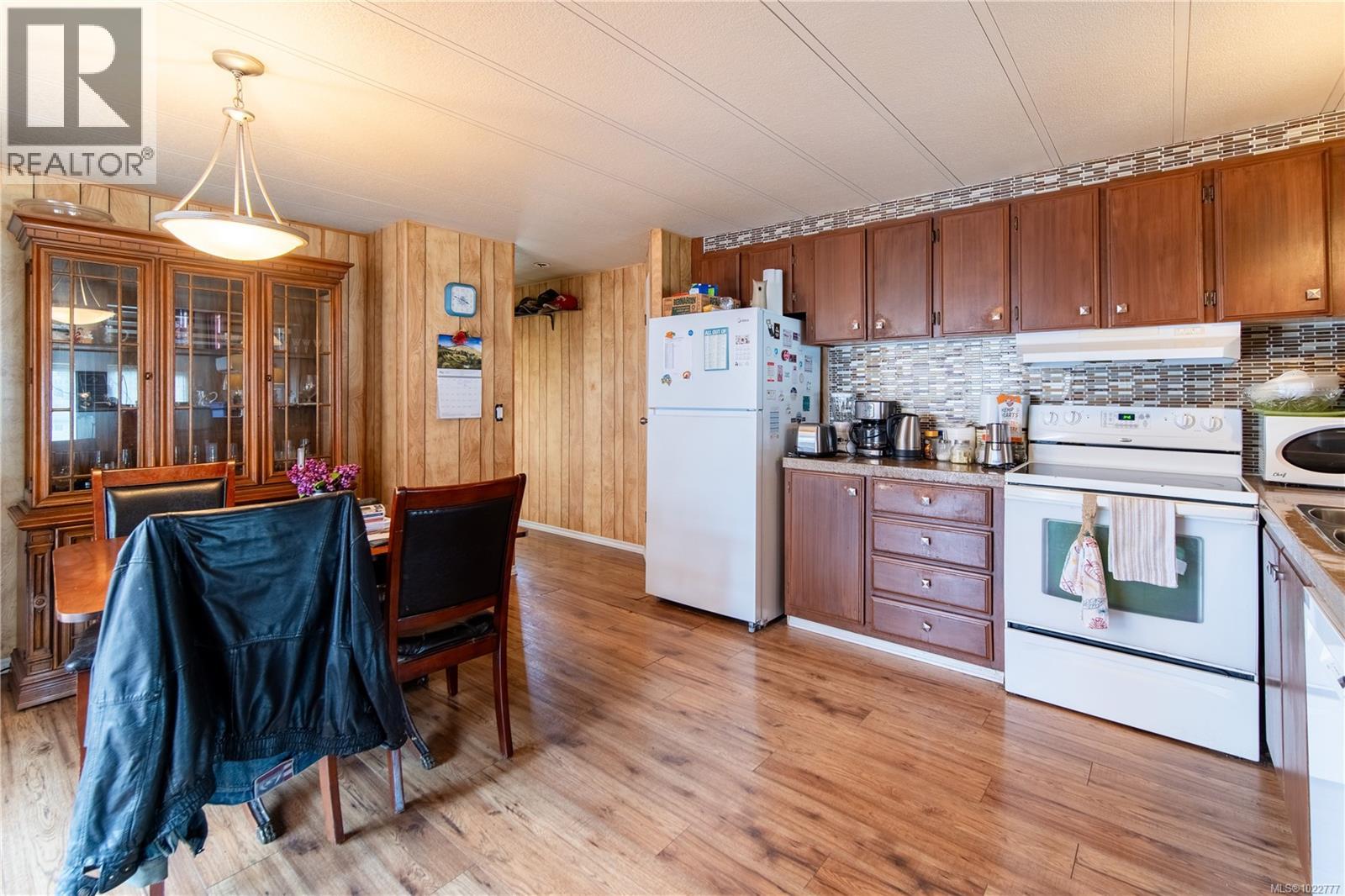 #14 158 Cooper Rd - 2