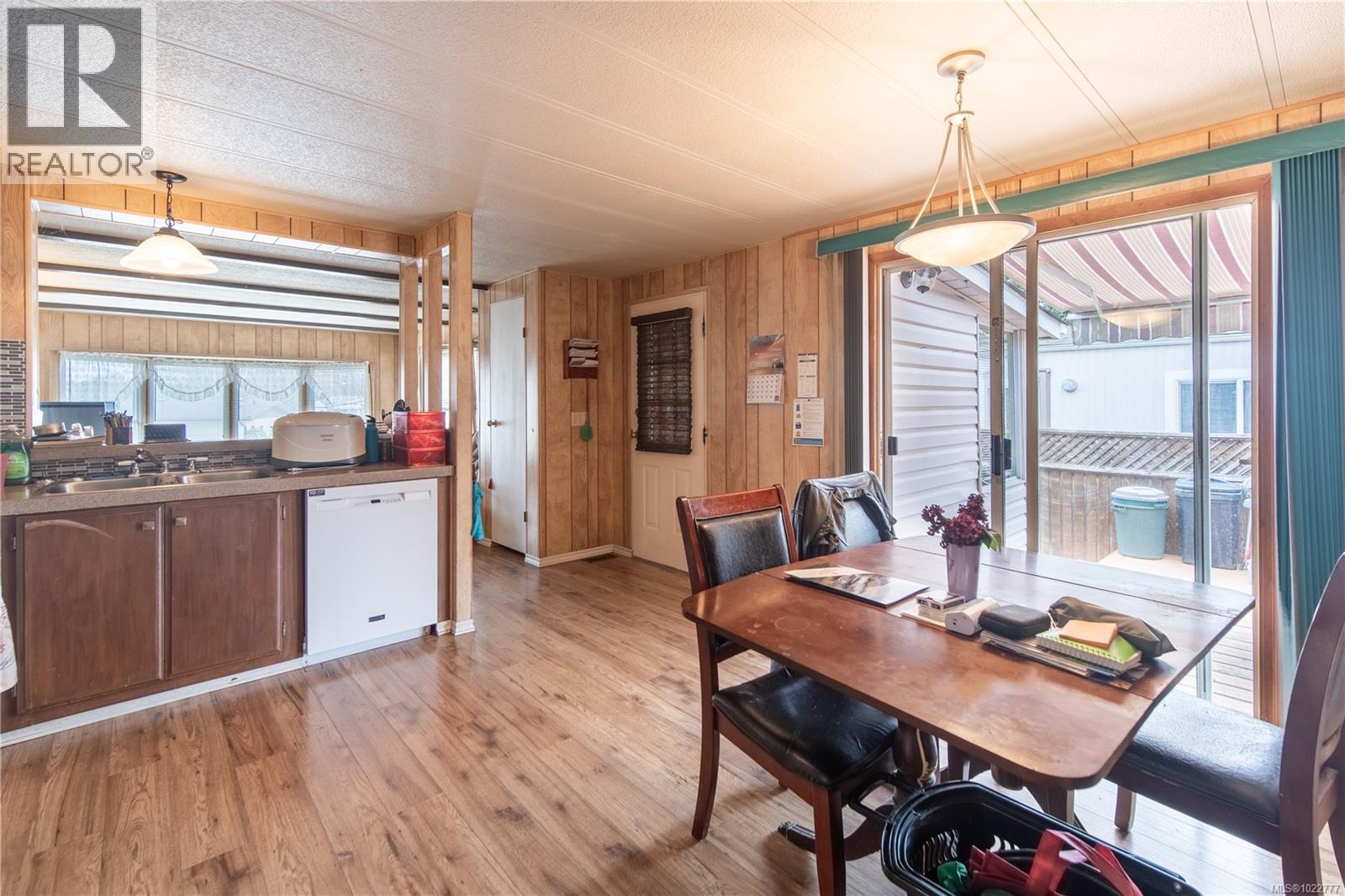 #14 158 Cooper Rd - 4