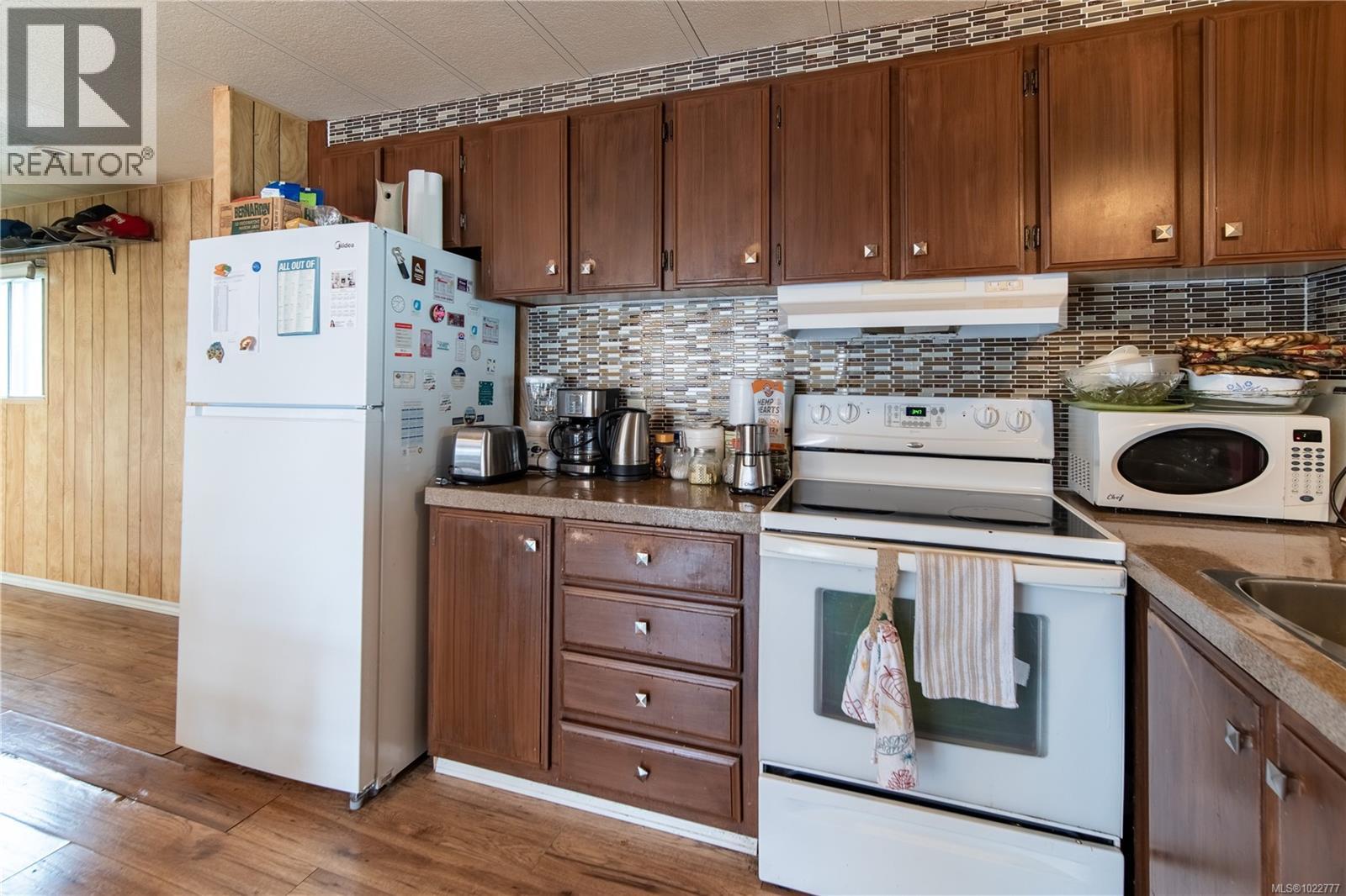 #14 158 Cooper Rd - 5