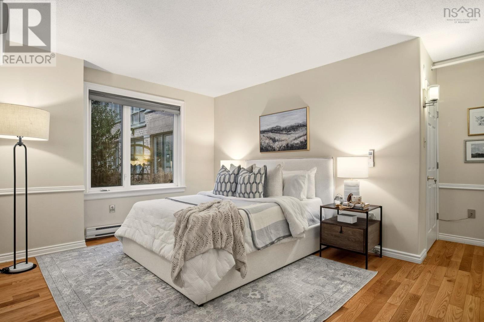 Property 19 of 31 of 114 1350 Oxford Street