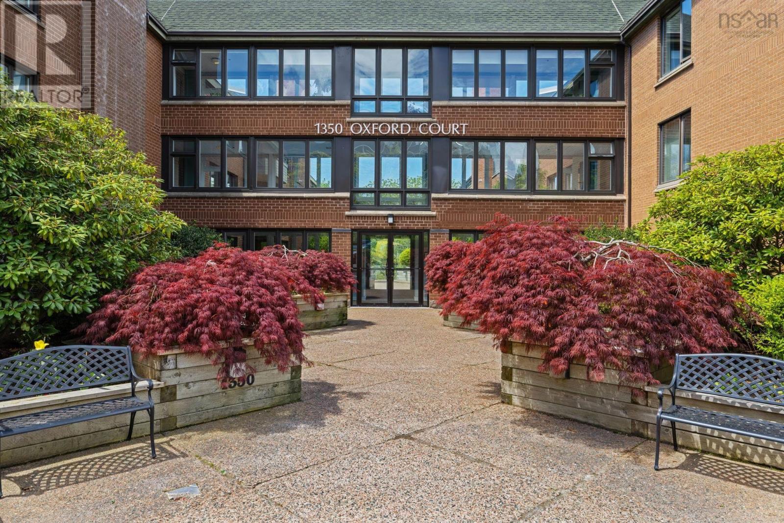 Property 2 of 31 of 114 1350 Oxford Street