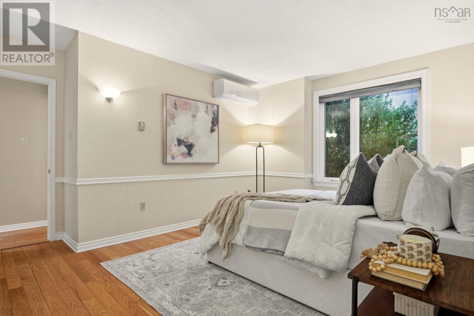 Property 22 of 31 of 114 1350 Oxford Street