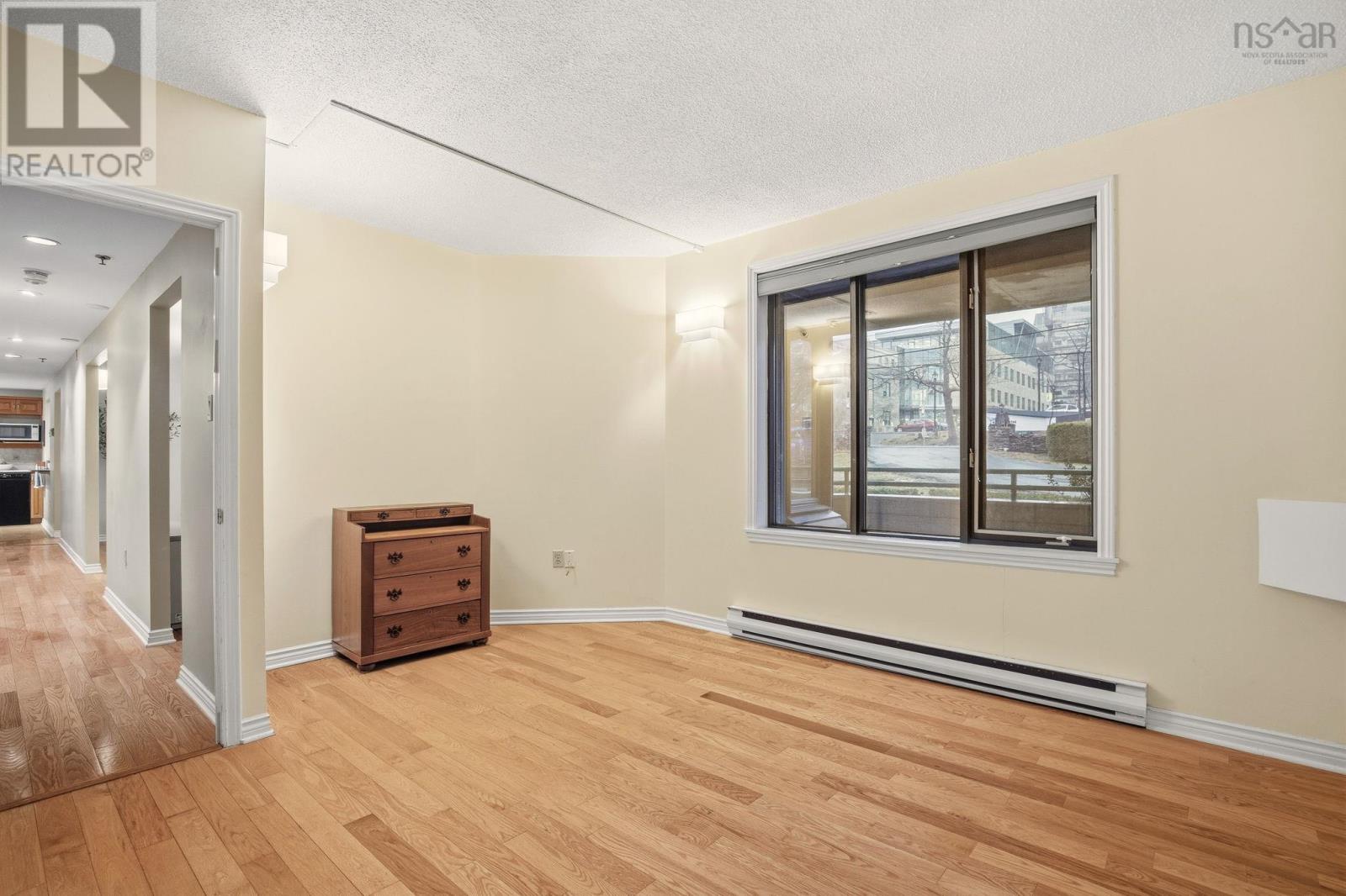 Property 28 of 31 of 114 1350 Oxford Street