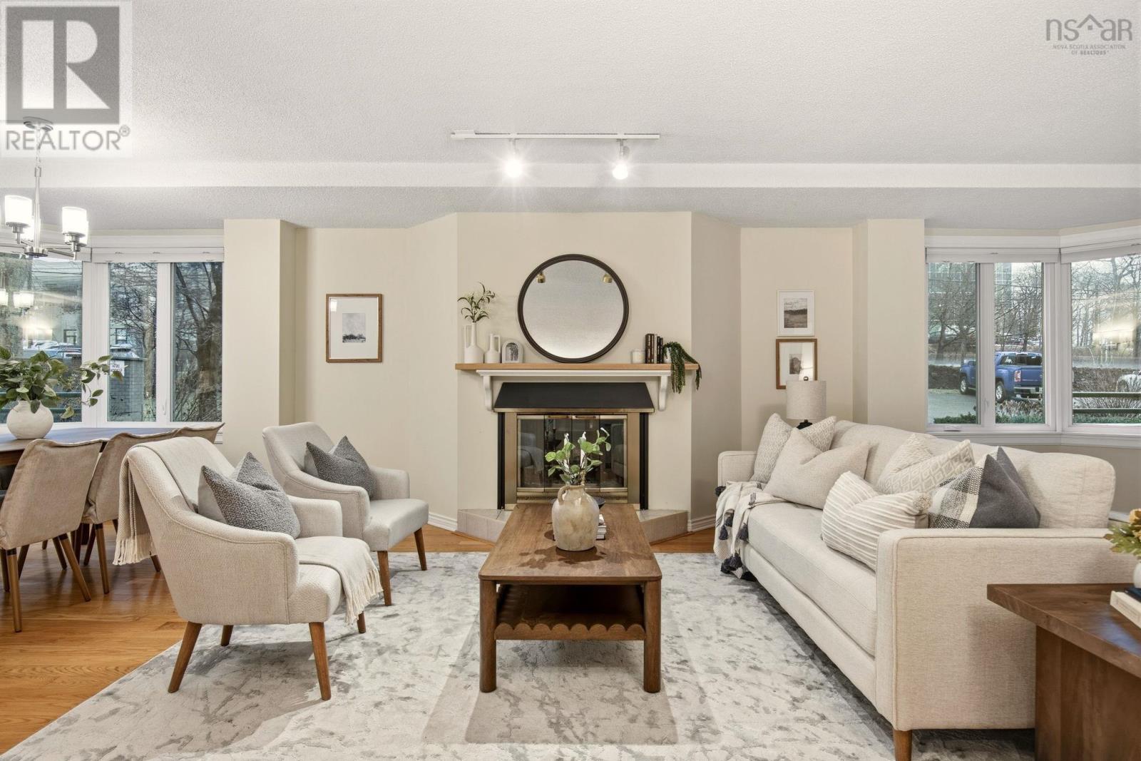 Property 7 of 31 of 114 1350 Oxford Street