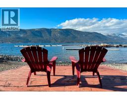 205 3475 Granite Close, Kelowna