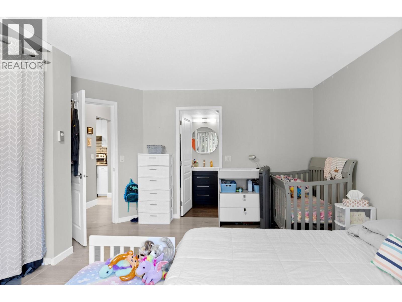 212 727 Houghton Road, Kelowna