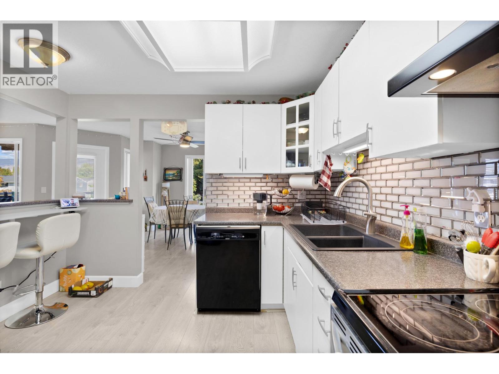 212 727 Houghton Road, Kelowna