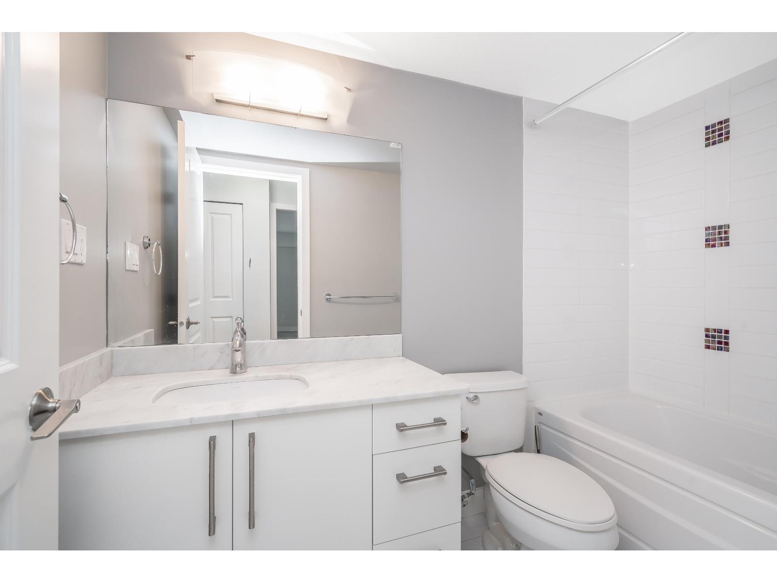 220 15735 CROYDON DRIVE, Surrey