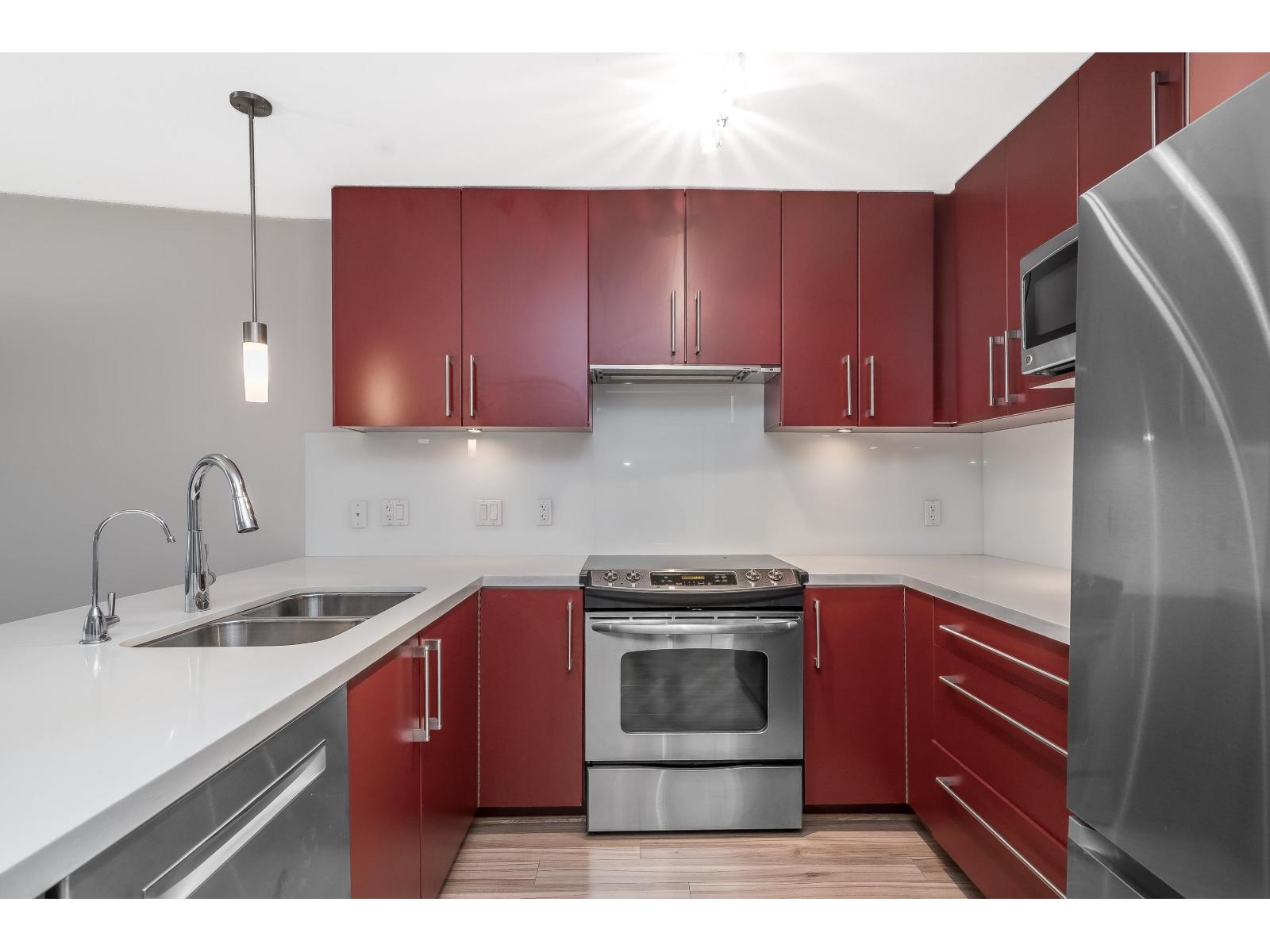 220 15735 CROYDON DRIVE, Surrey