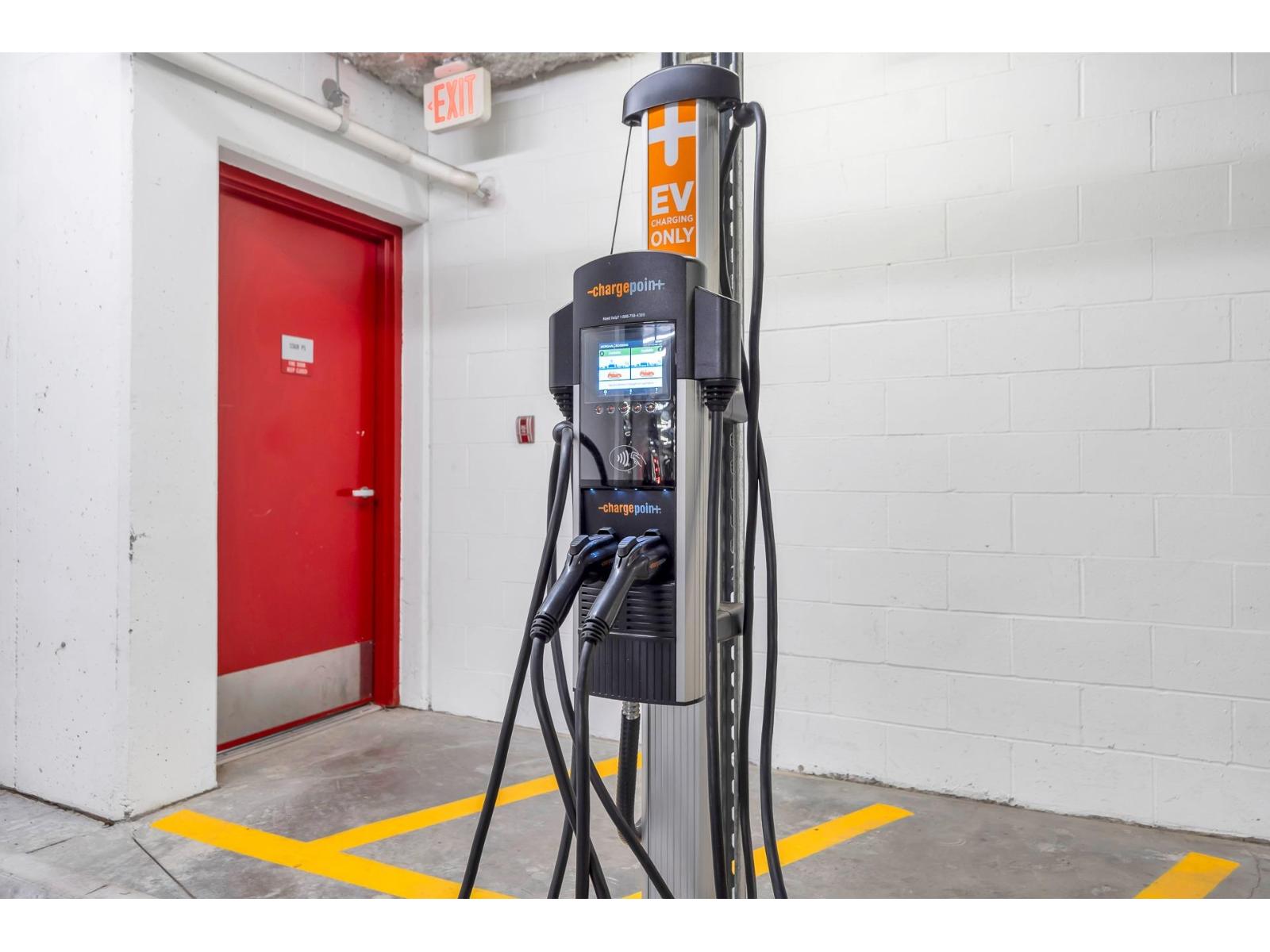 220 15735 CROYDON DRIVE, Surrey