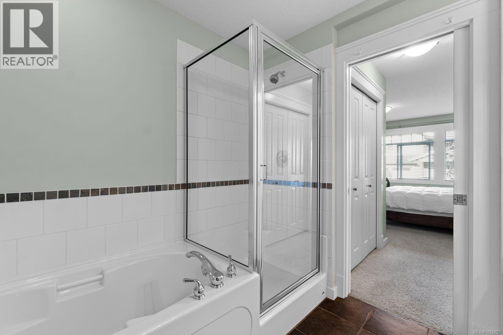 15 500 Russell Rd, Ladysmith