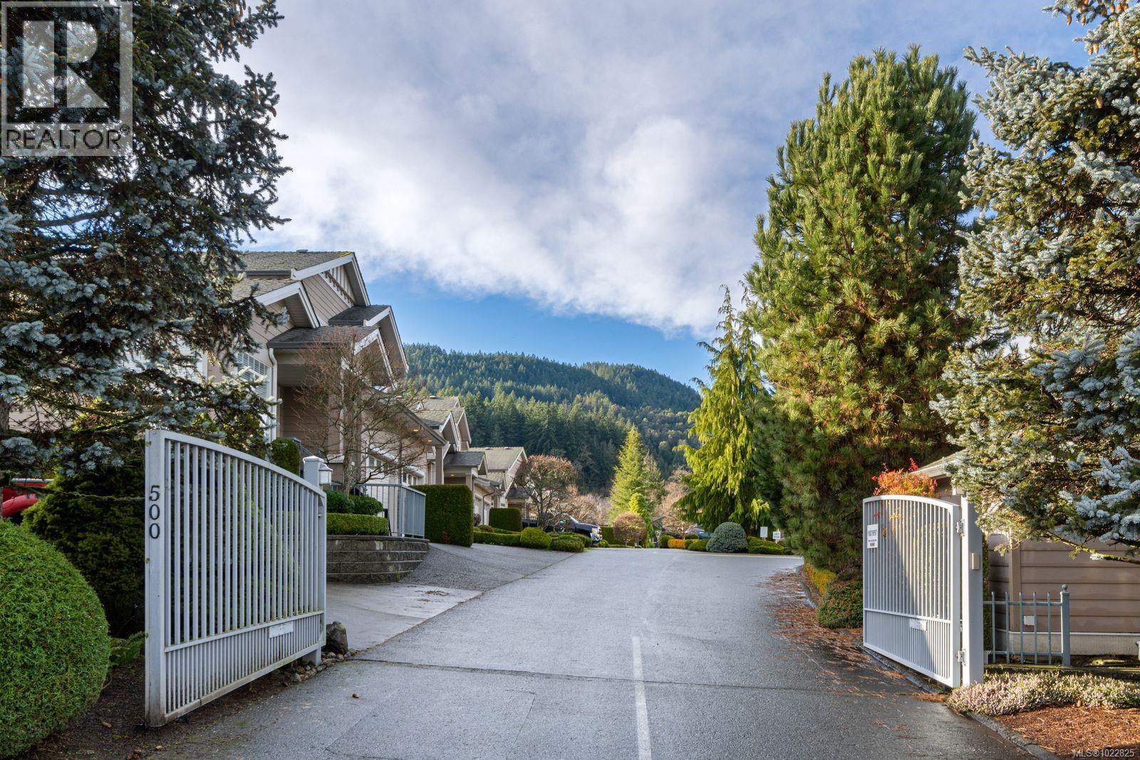 15 500 Russell Rd, Ladysmith