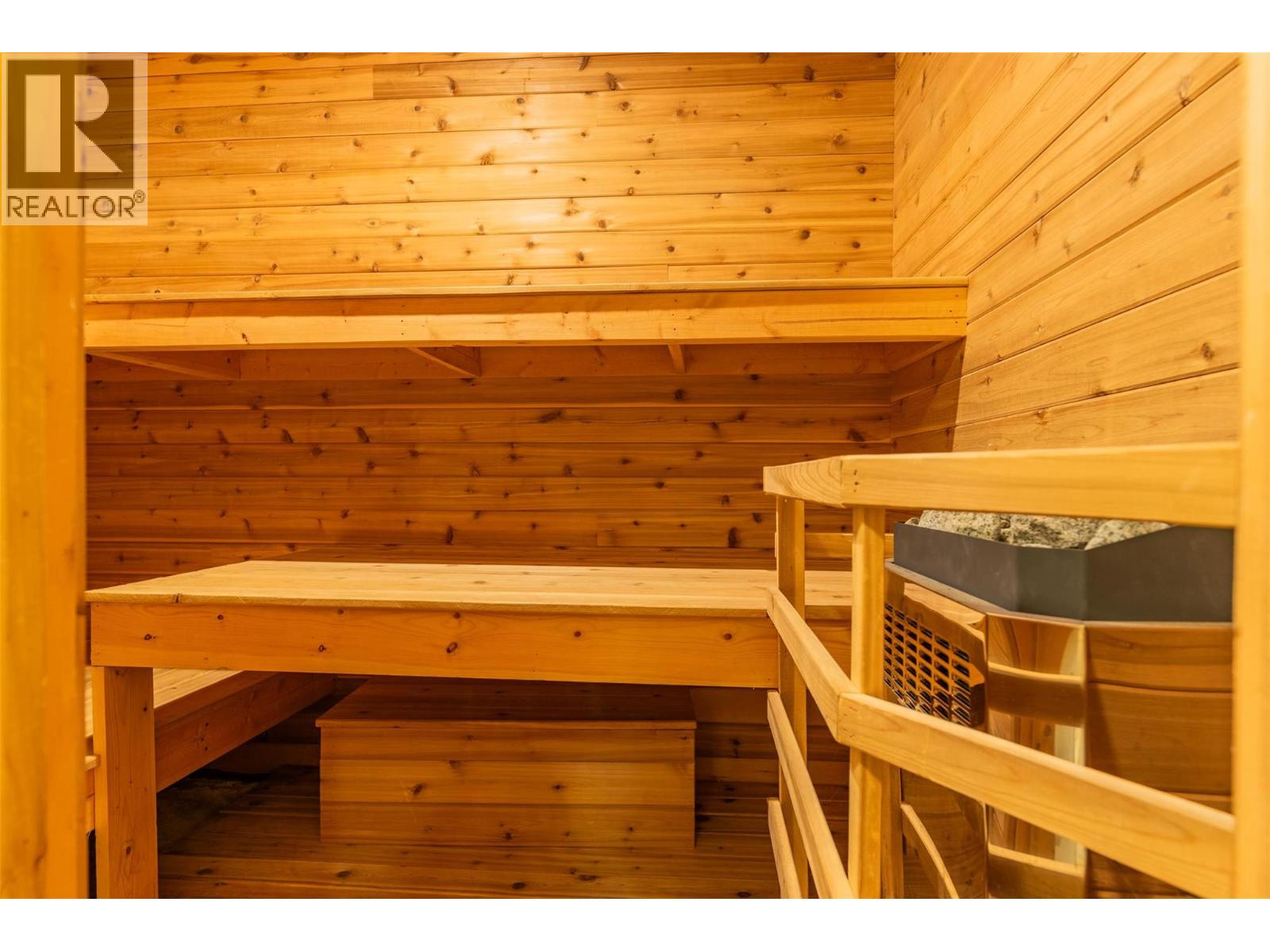 2266 Fifth Avenue, Rossland