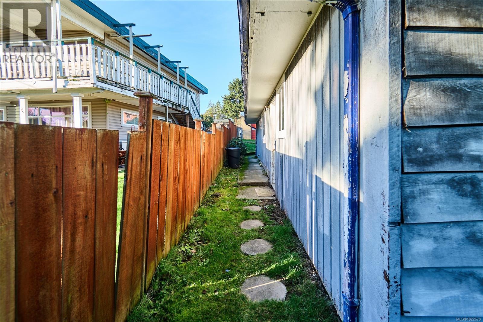 1445 Waddington Rd, Nanaimo