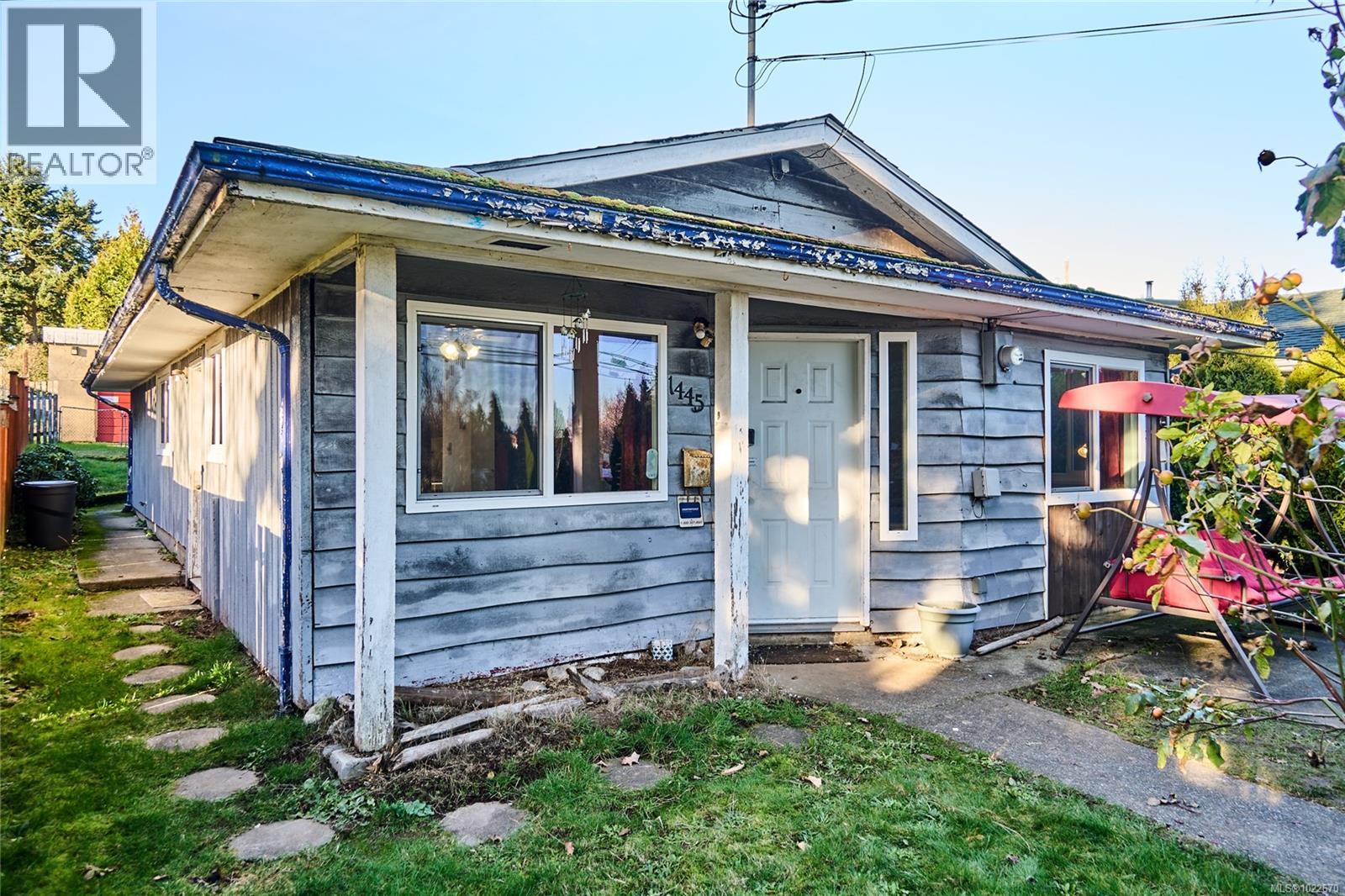 1445 Waddington Rd, Nanaimo