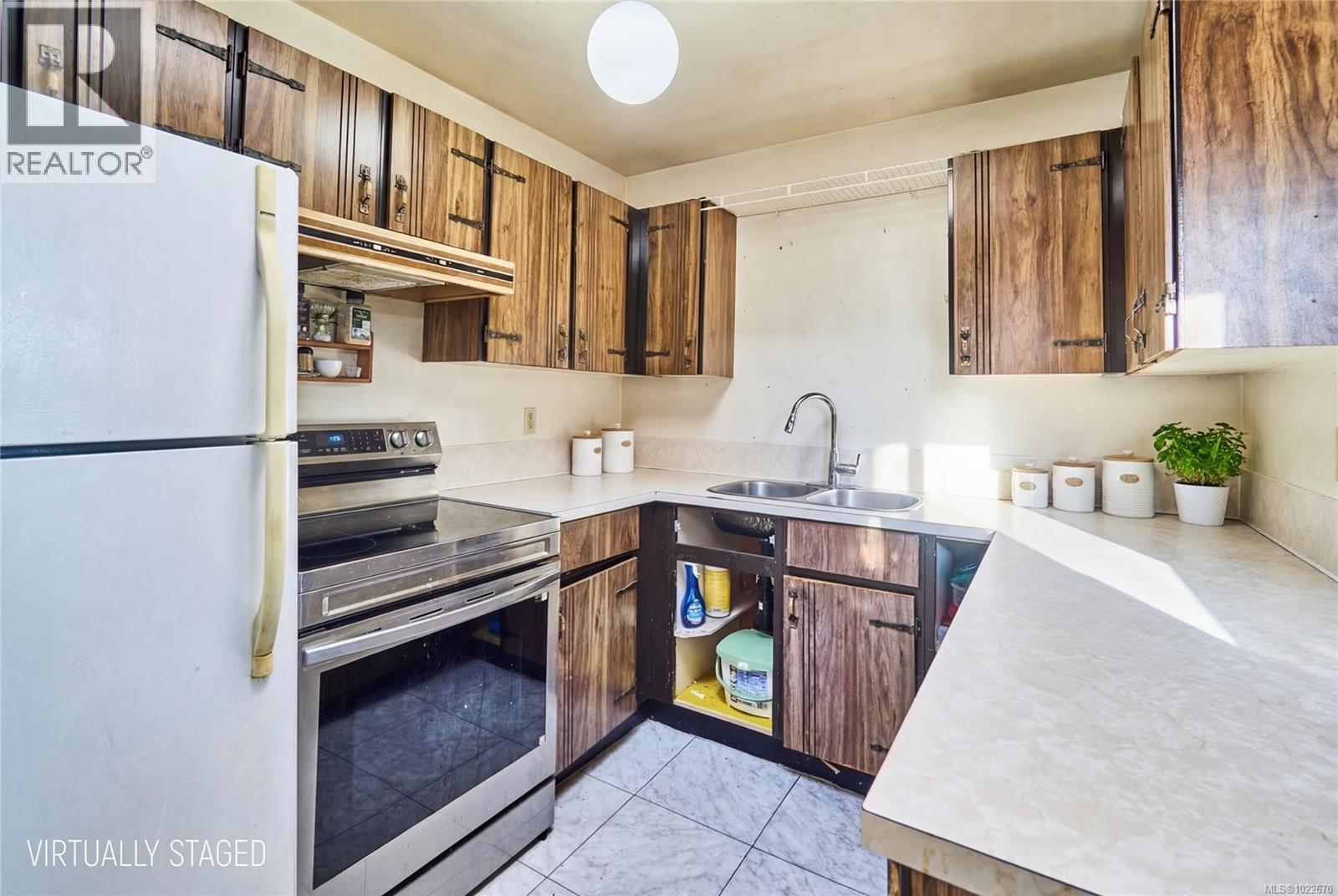 1445 Waddington Rd, Nanaimo