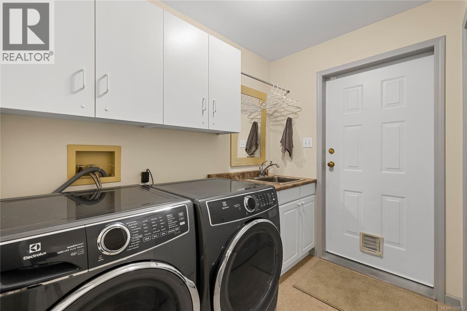 559 Juniper Dr, Qualicum Beach