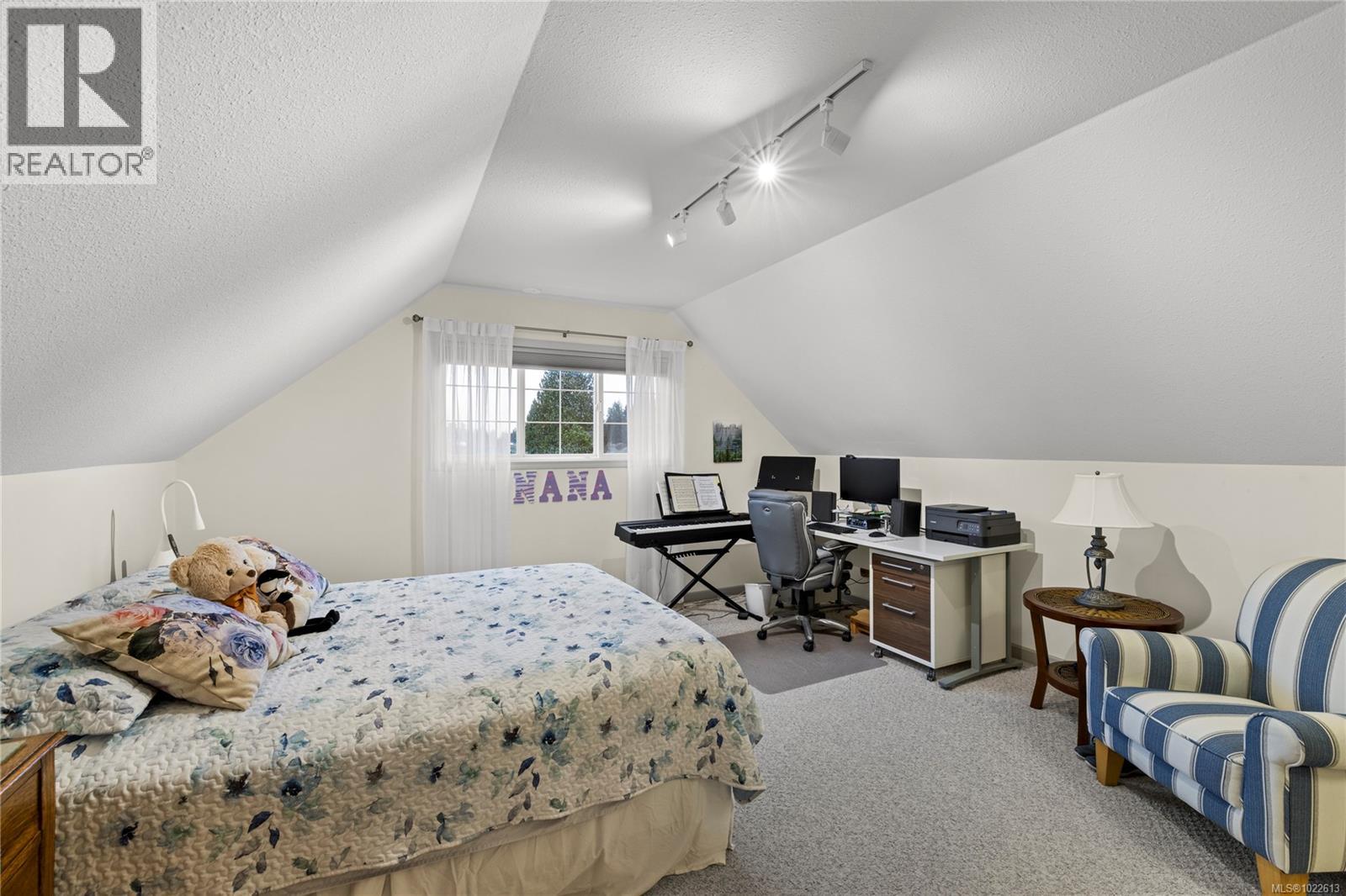 559 Juniper Dr, Qualicum Beach