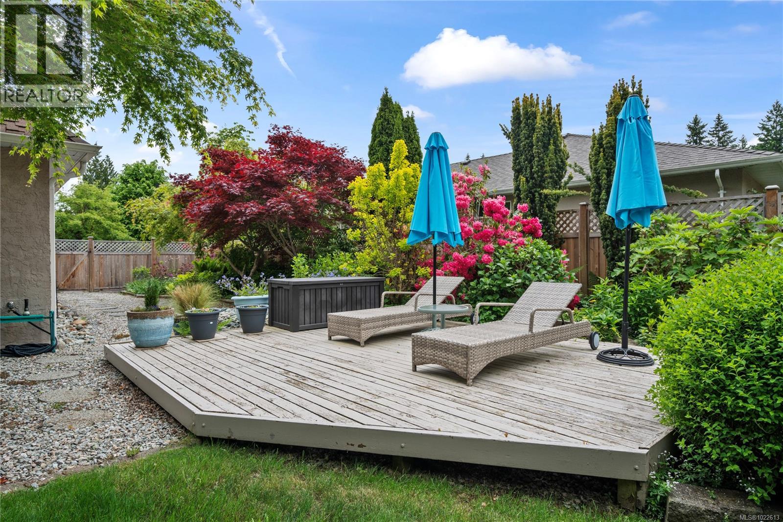 559 Juniper Dr, Qualicum Beach