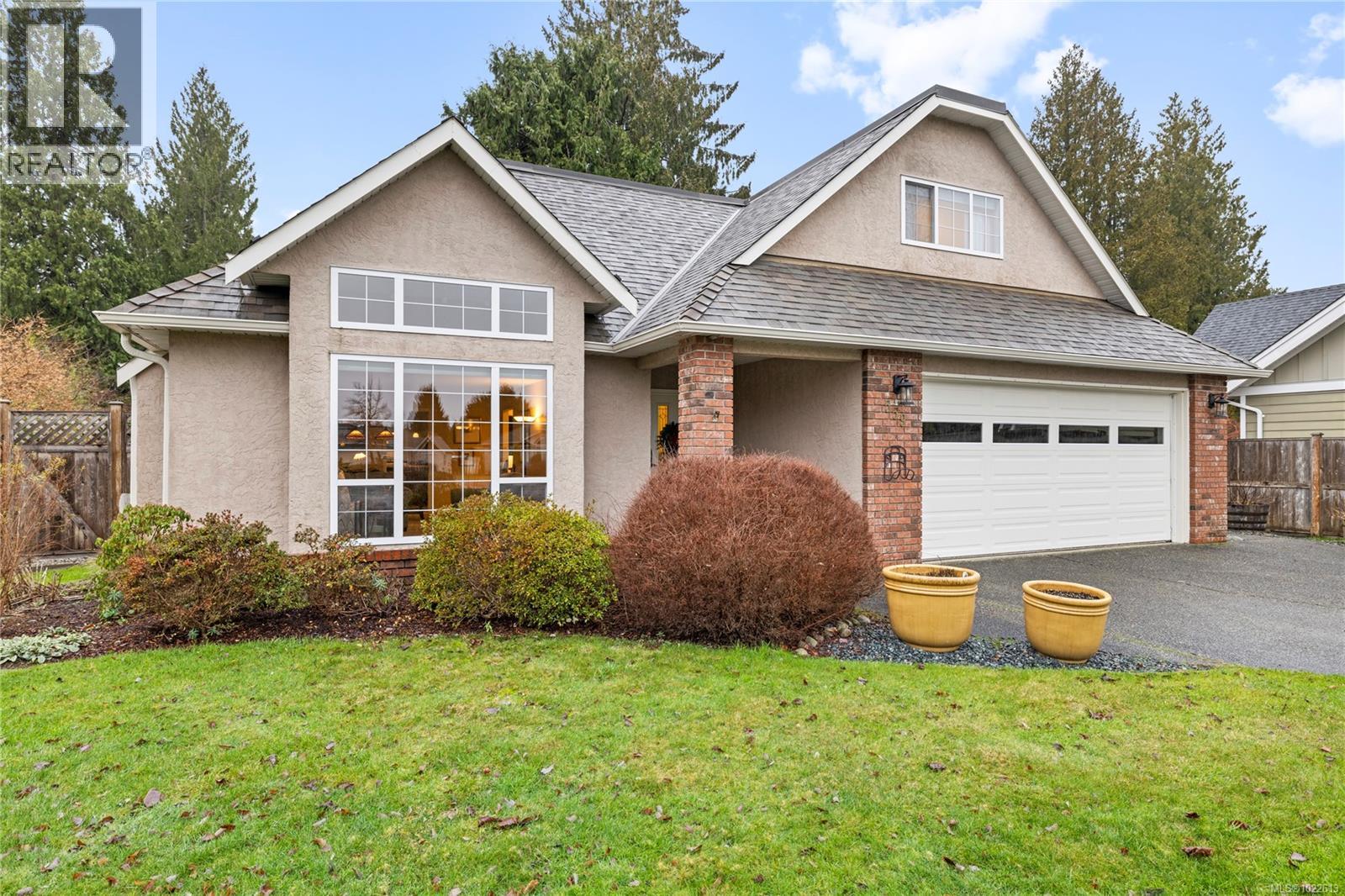 559 Juniper Dr, Qualicum Beach