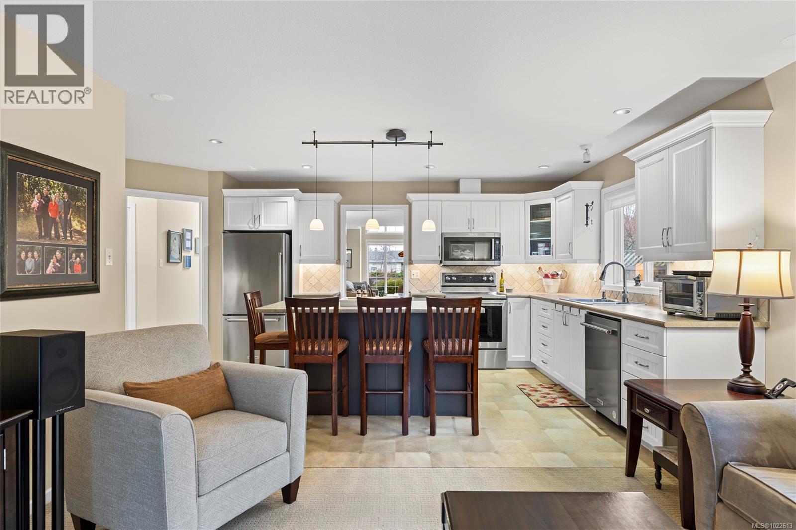 559 Juniper Dr, Qualicum Beach