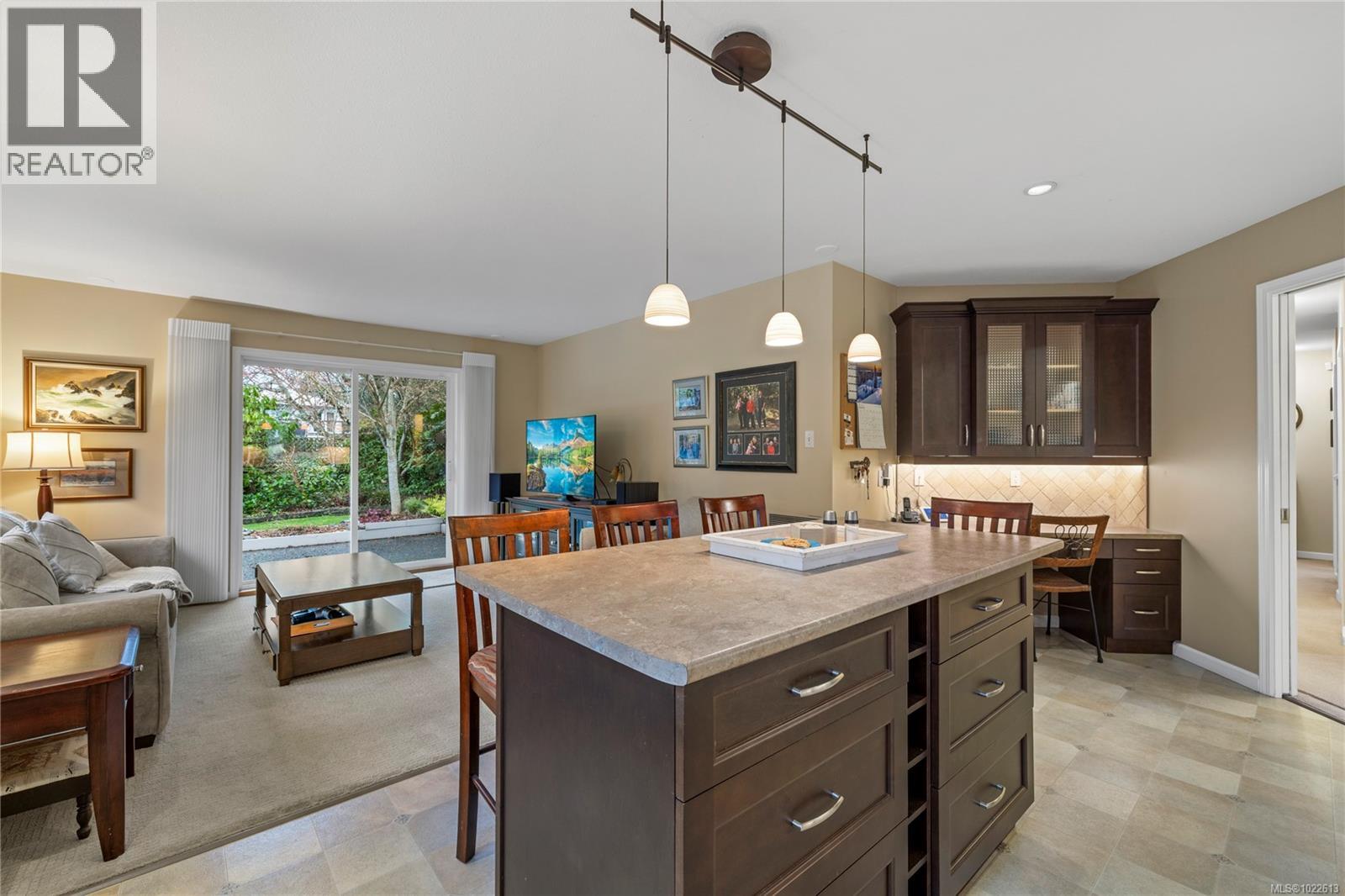 559 Juniper Dr, Qualicum Beach