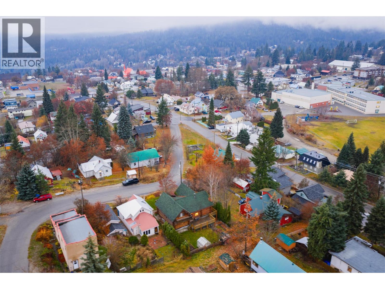 2266 Fifth Avenue, Rossland