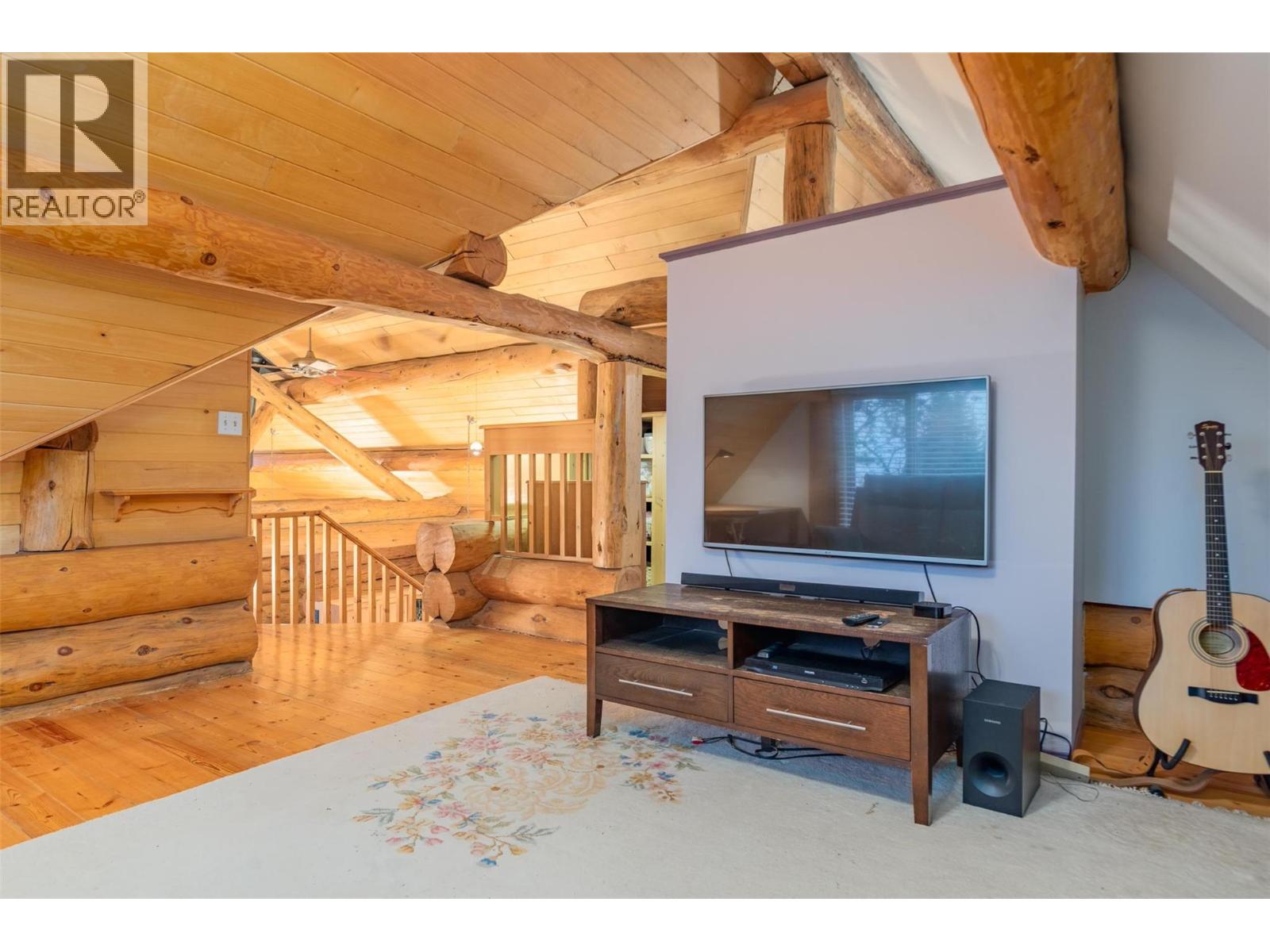 2266 Fifth Avenue, Rossland