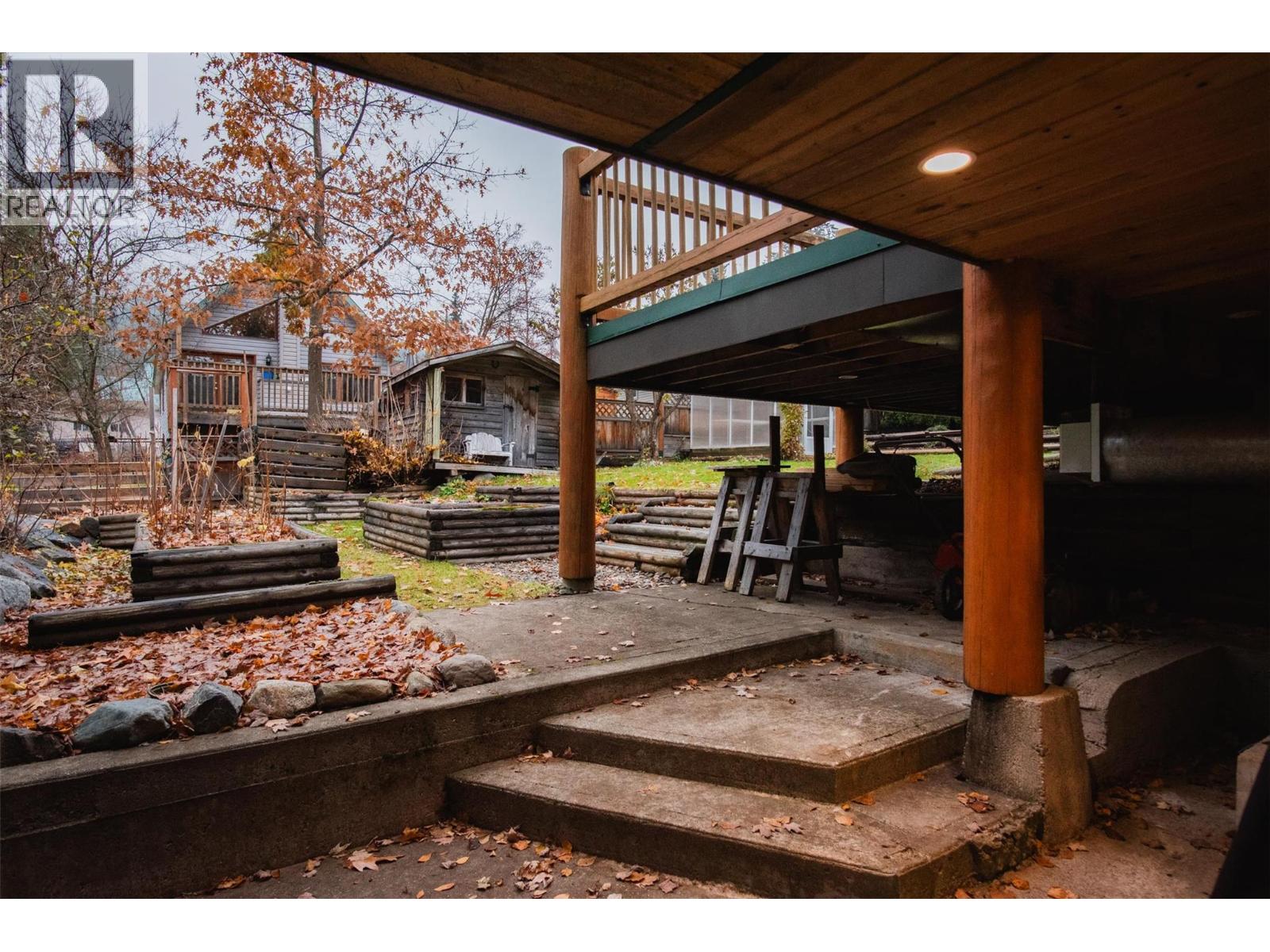 2266 Fifth Avenue, Rossland