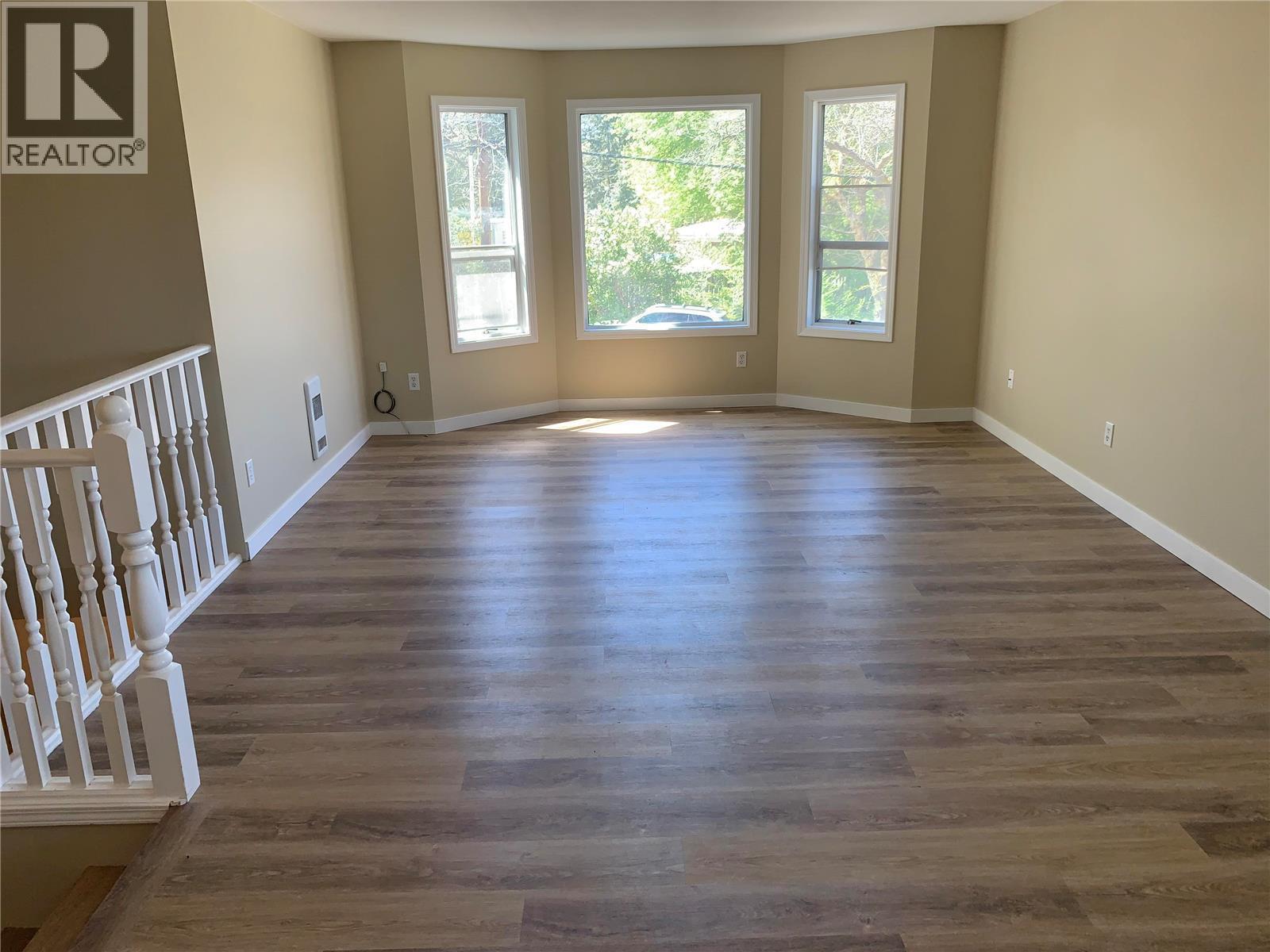  1425 Highland Drive South, Kelowna