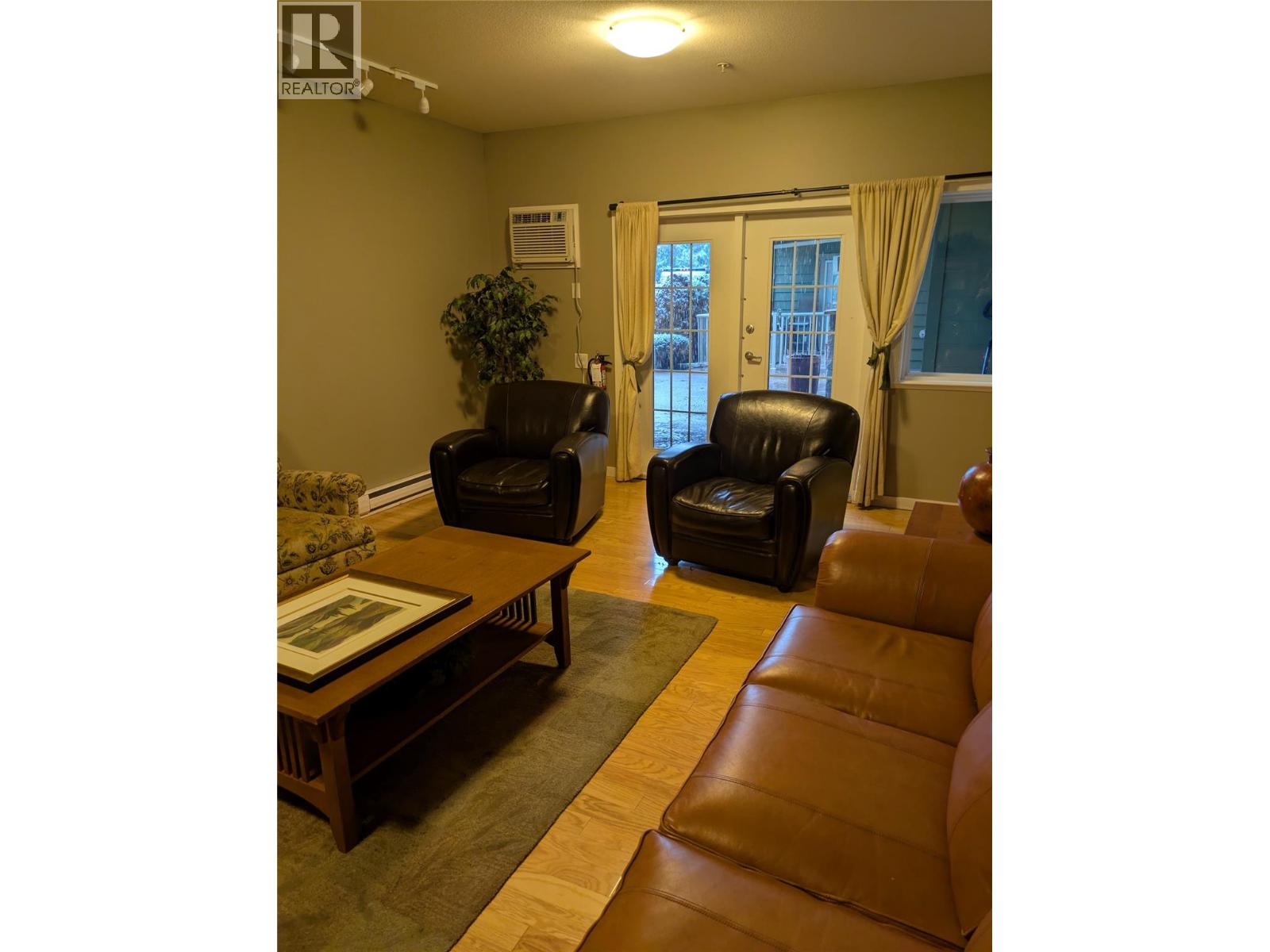 203 688 Lequime Road, Kelowna