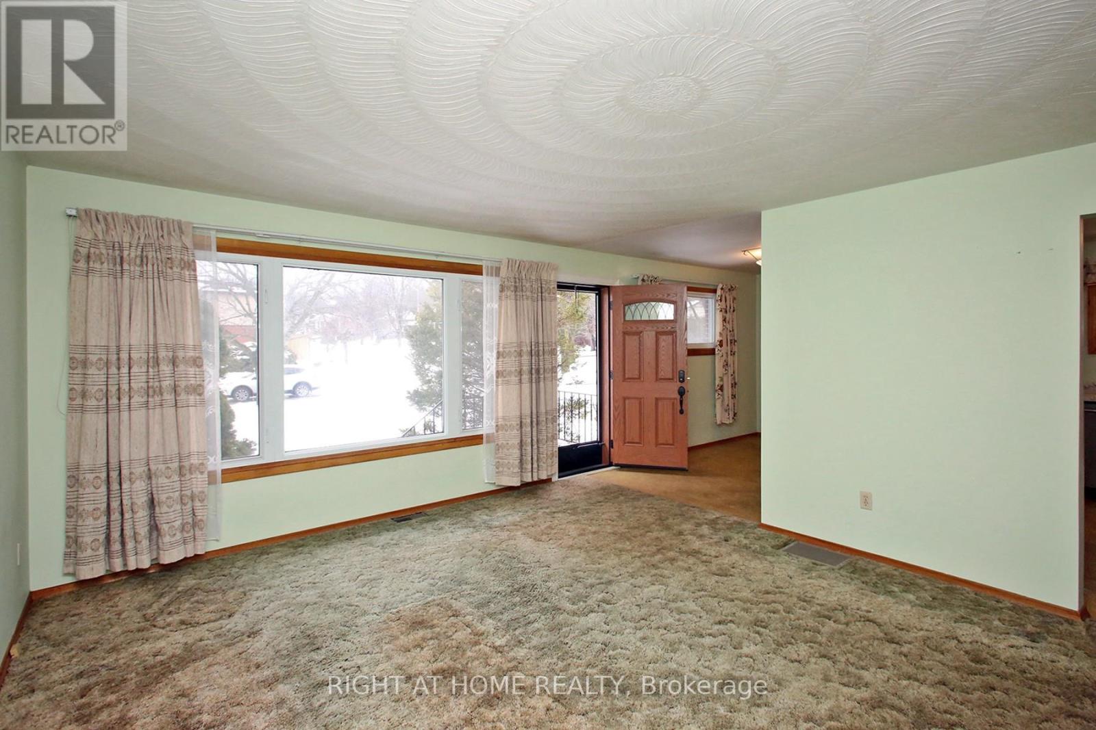 753 TARN COURT,Oshawa (McLaughlin),,